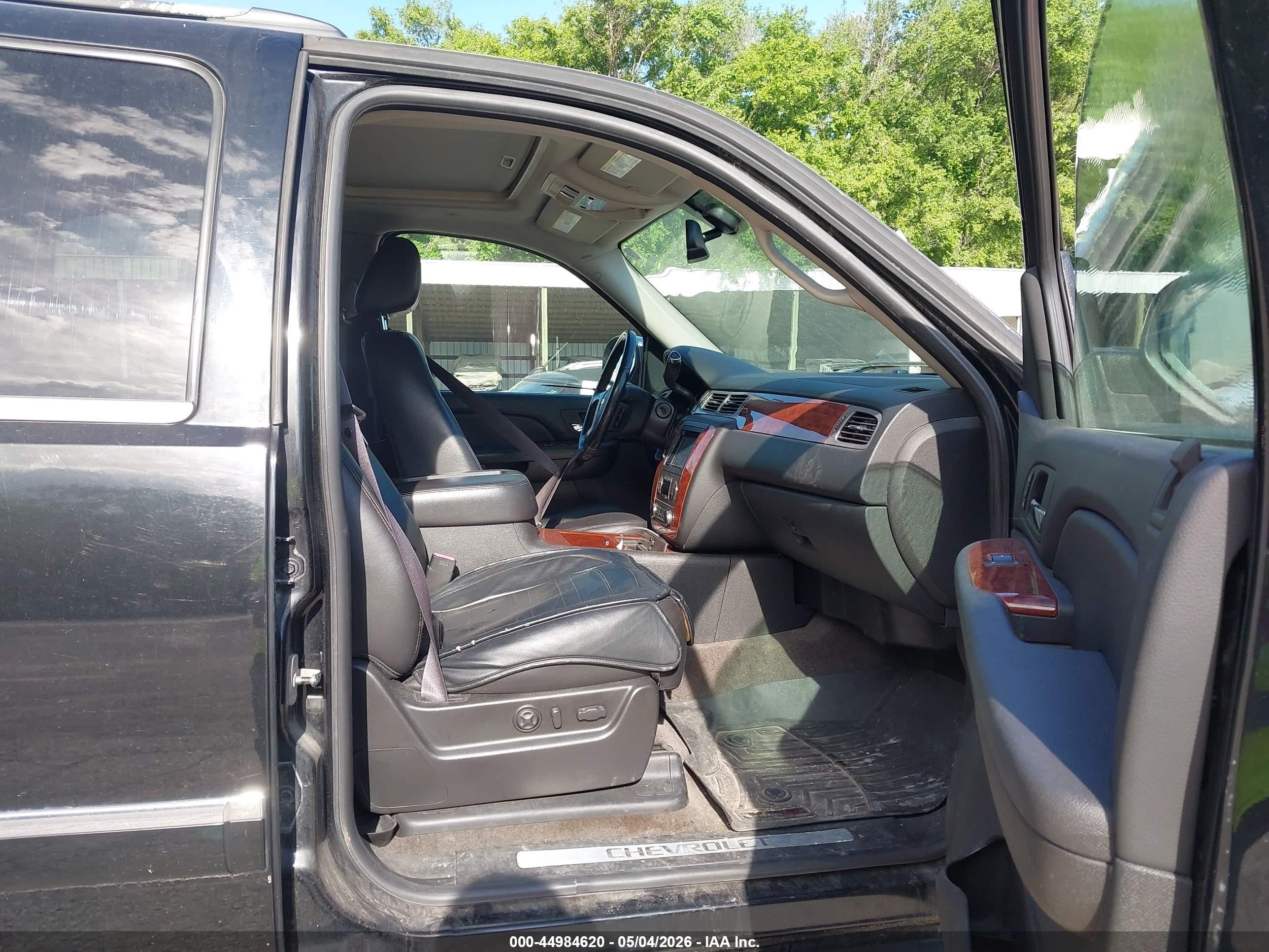2009 Chevrolet Suburban 1500 Ltz Black vin: 1GNFK36319R209092