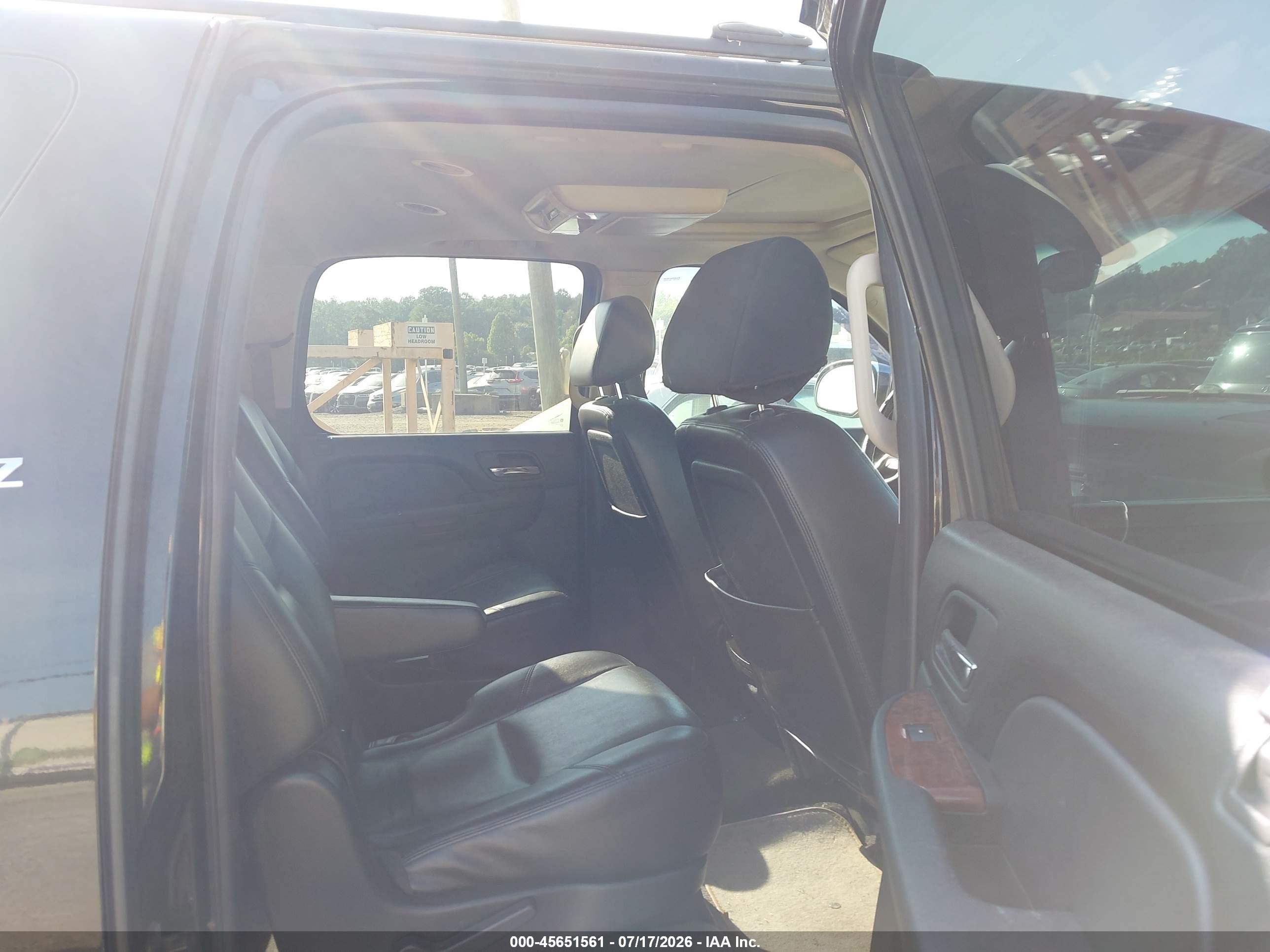 2009 Chevrolet Suburban 1500 Ltz Black vin: 1GNFK36349R208941
