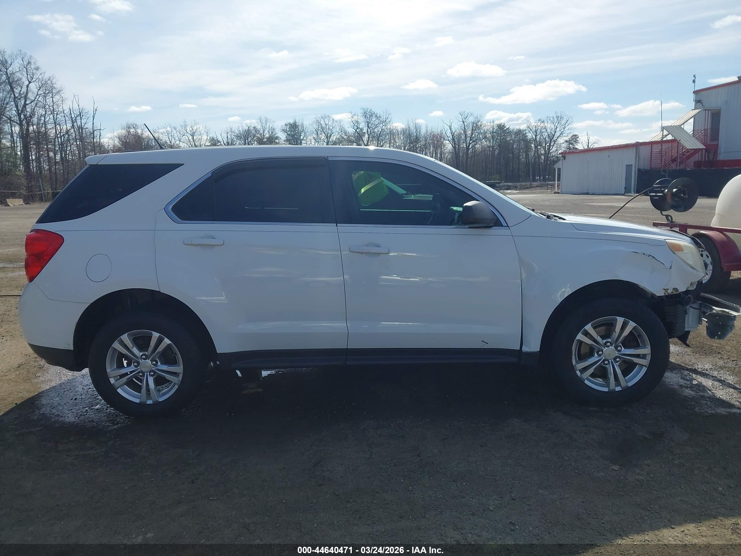 2013 Chevrolet Equinox Ls White vin: 1GNFLCEK4DZ133804