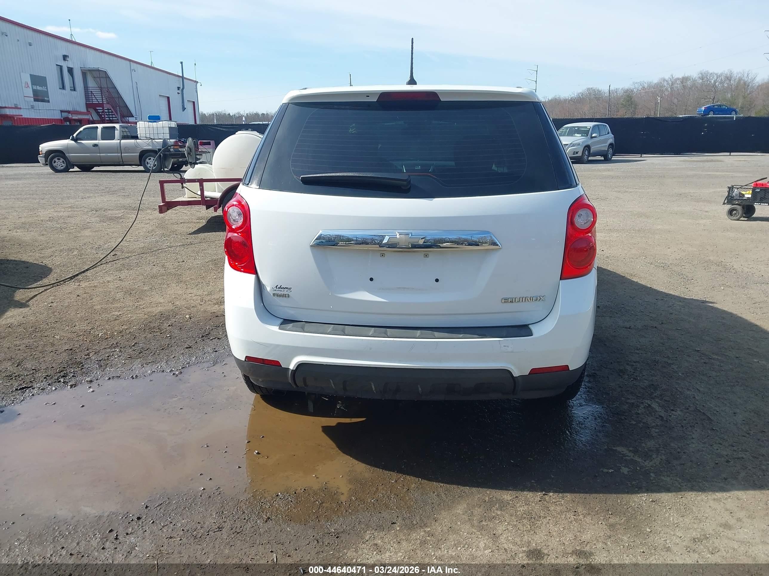 2013 Chevrolet Equinox Ls White vin: 1GNFLCEK4DZ133804