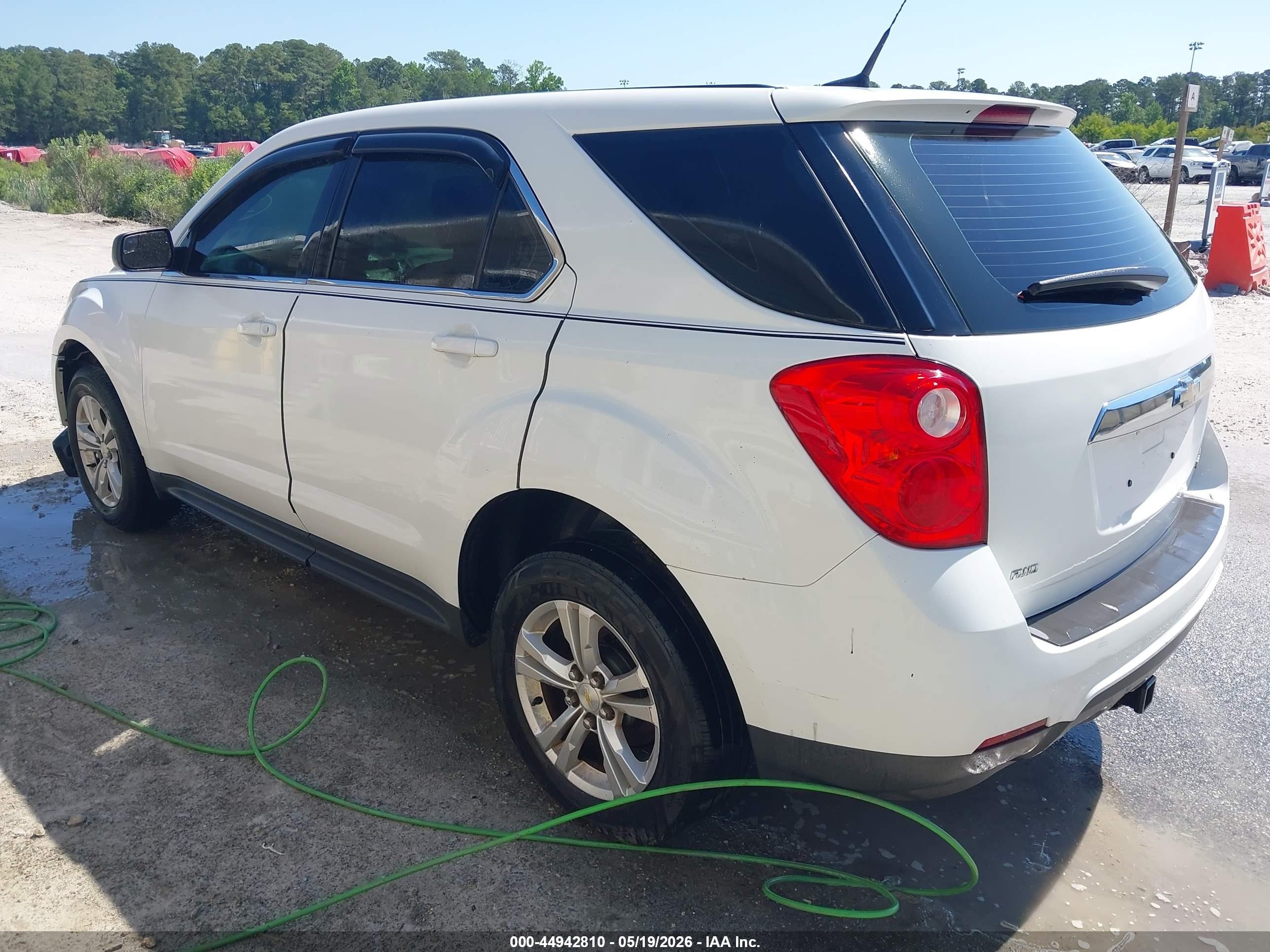 2013 Chevrolet Equinox Ls White vin: 1GNFLCEK5DZ121564