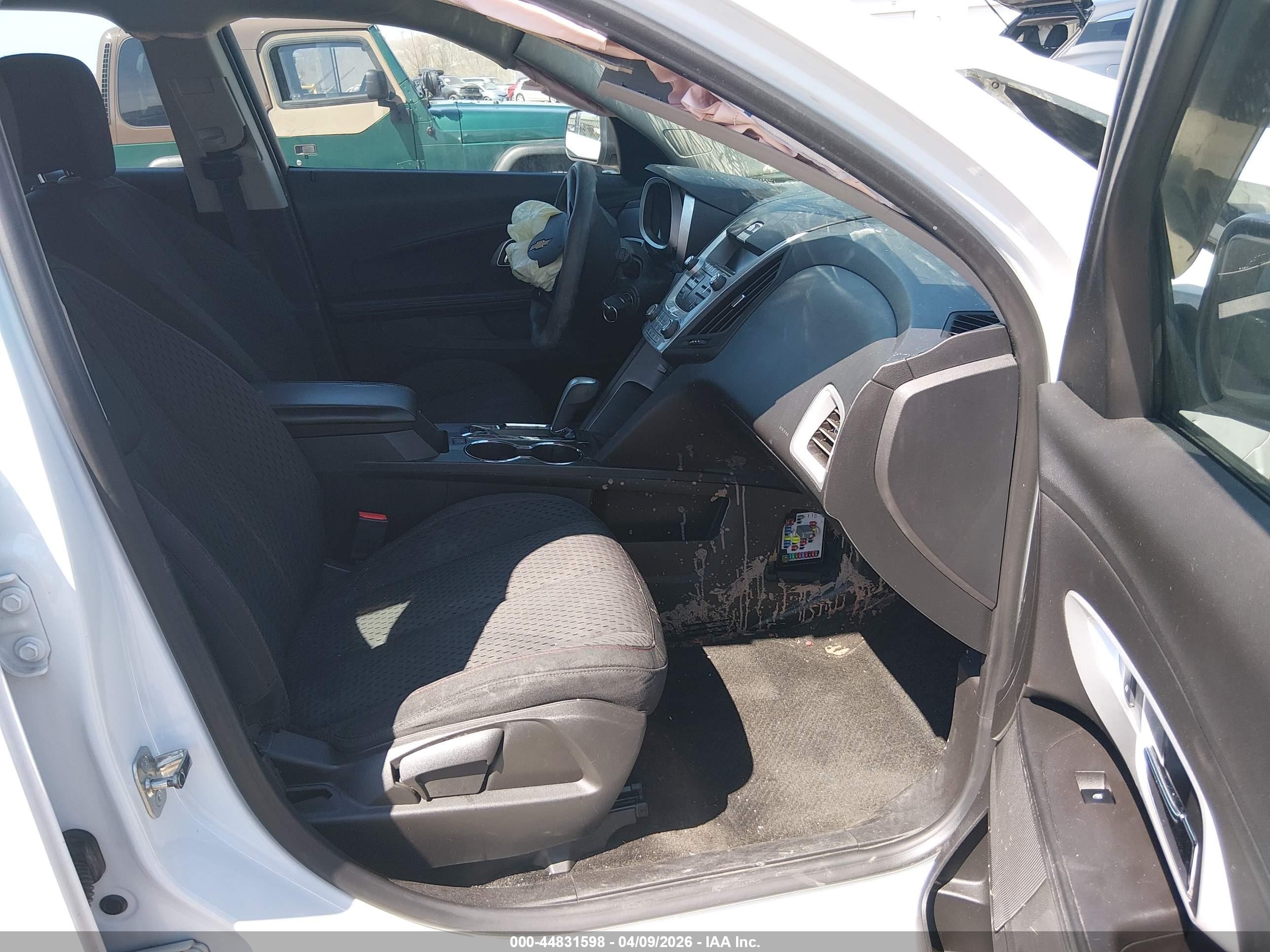 2015 Chevrolet Equinox Ls Белый vin: 1GNFLEEK4FZ126138