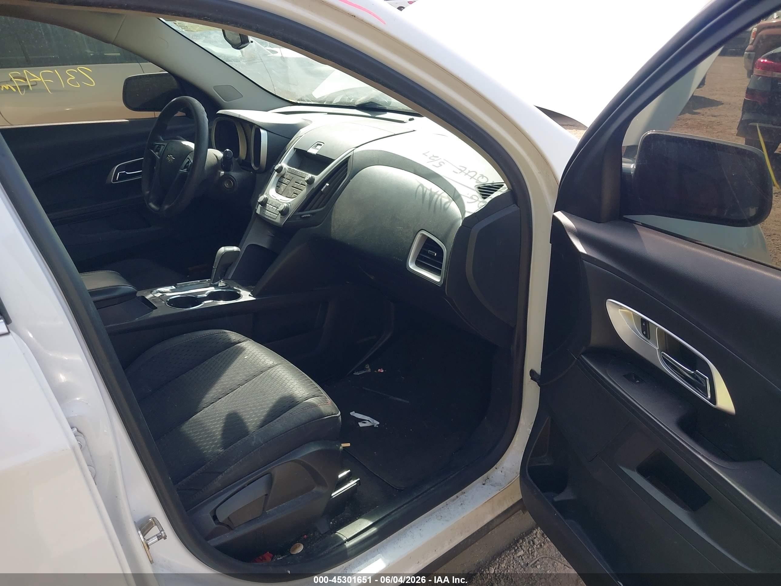 2015 Chevrolet Equinox Ls White vin: 1GNFLEEKXFZ134678