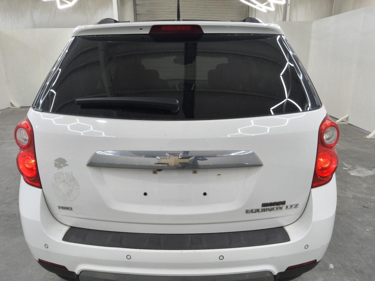 2013 Chevrolet Equinox Ltz Белый vin: 1GNFLGEK4DZ113138 Damage: Right Liftgate Support, Worn, Replacement Required