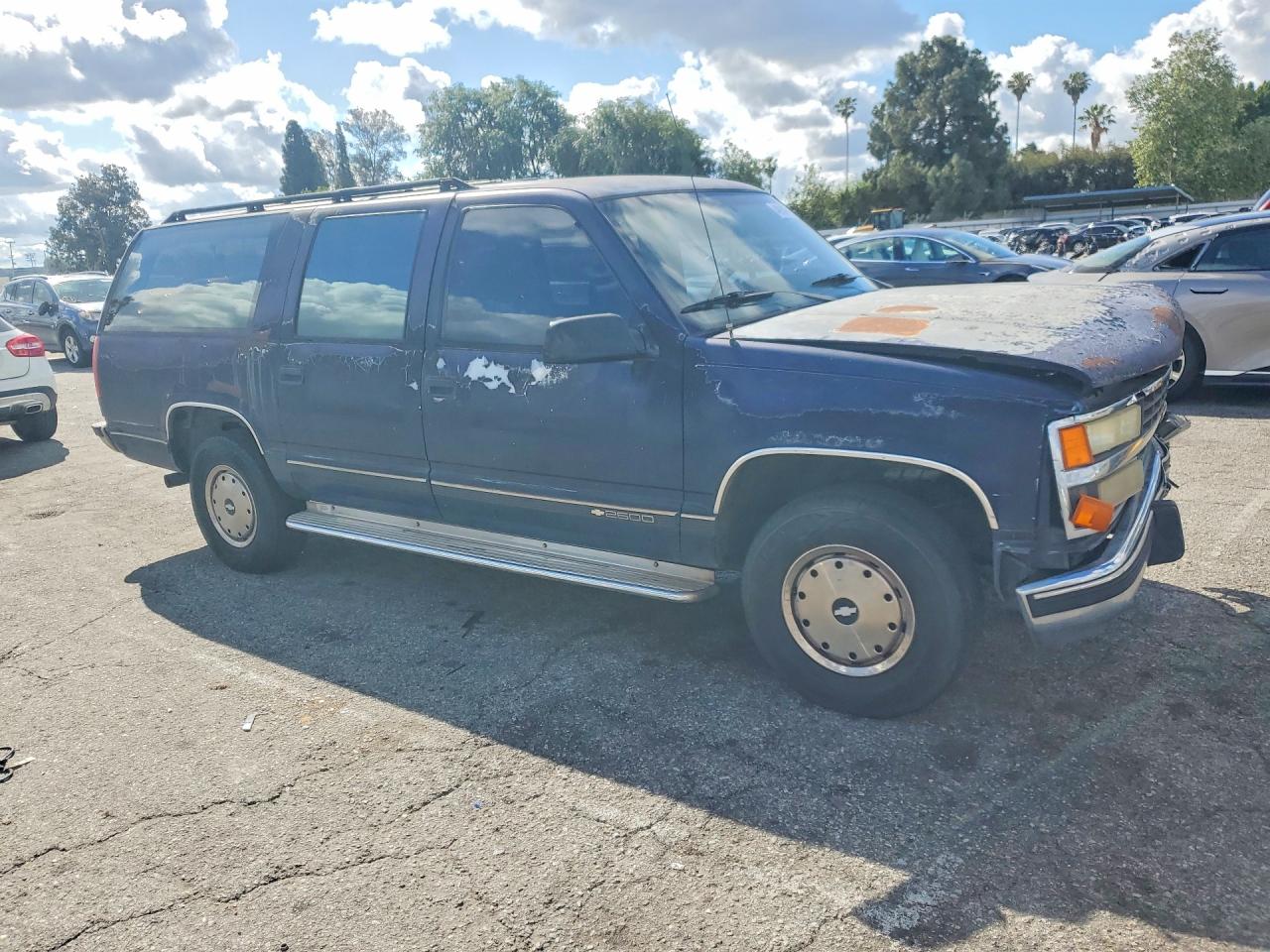 1993 Chev Suburban Синий vin: 1GNGC26K8PJ346805