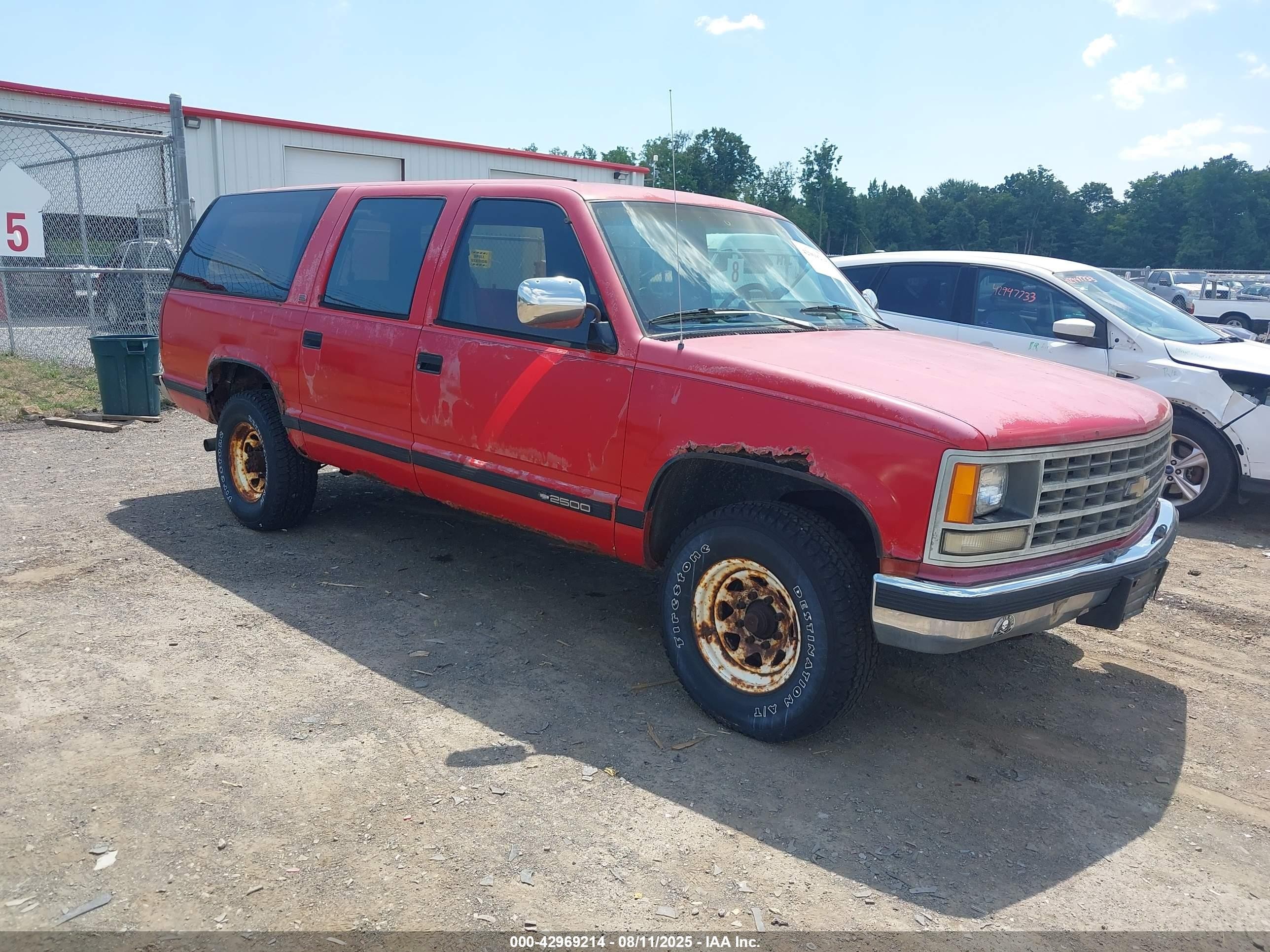 1993 Chevrolet Suburban C2500 Красный vin: 1GNGC26K8PJ366763