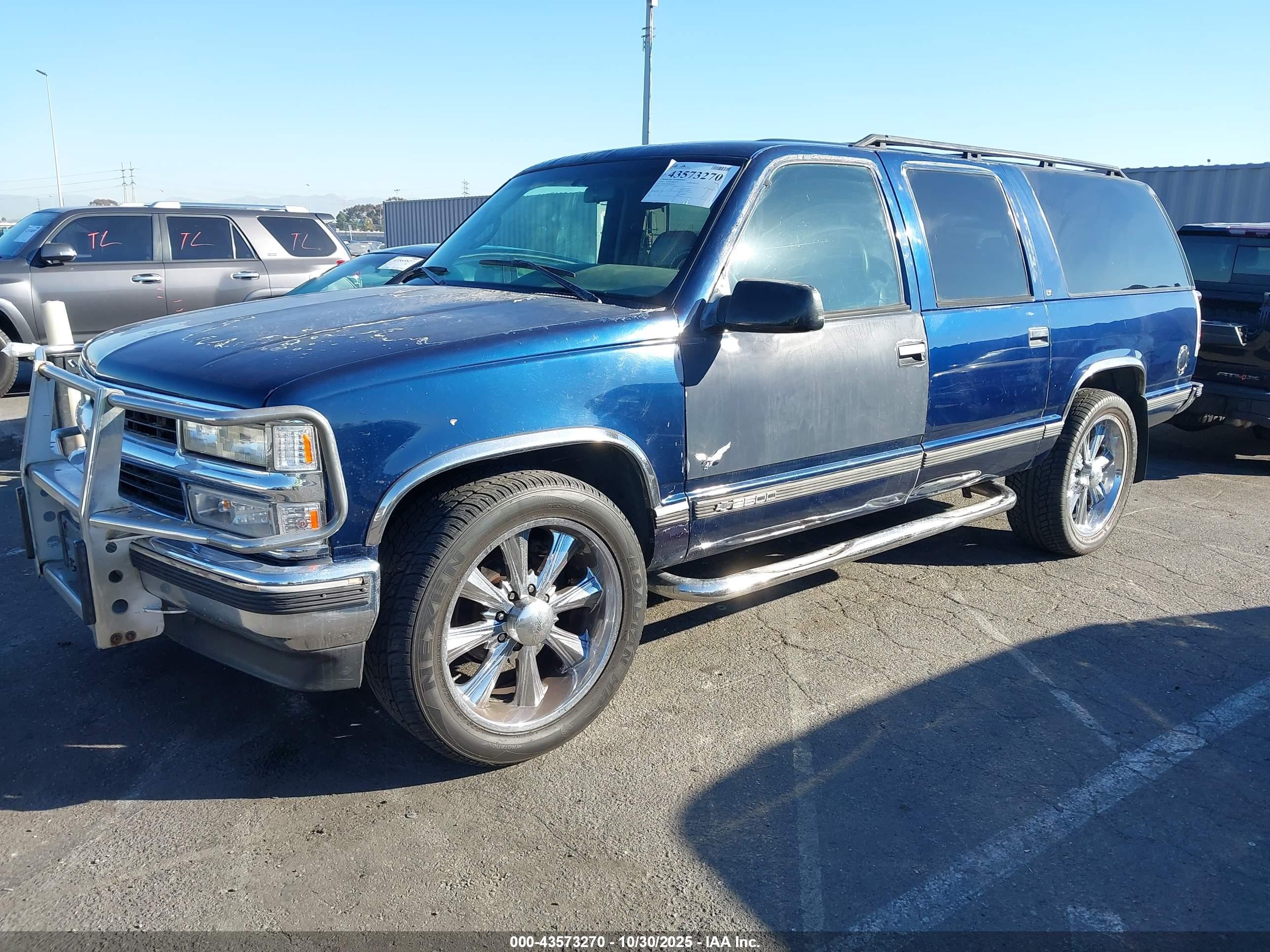 1995 Chevrolet Suburban C2500 Blue vin: 1GNGC26N5SJ440921
