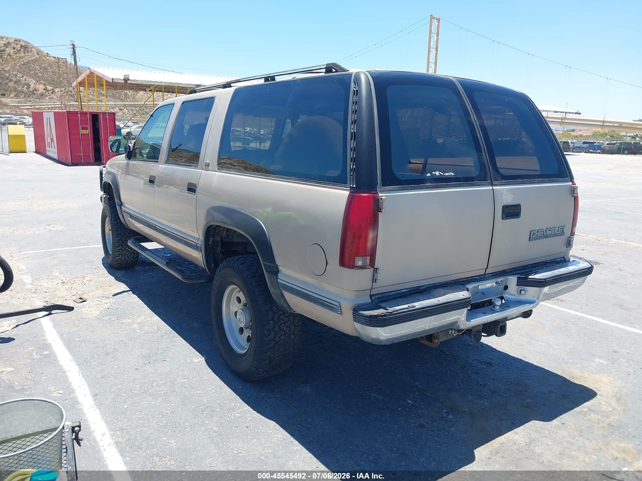 1993 Chevrolet Suburban C2500 Beige vin: 1GNGC26N8PJ301258