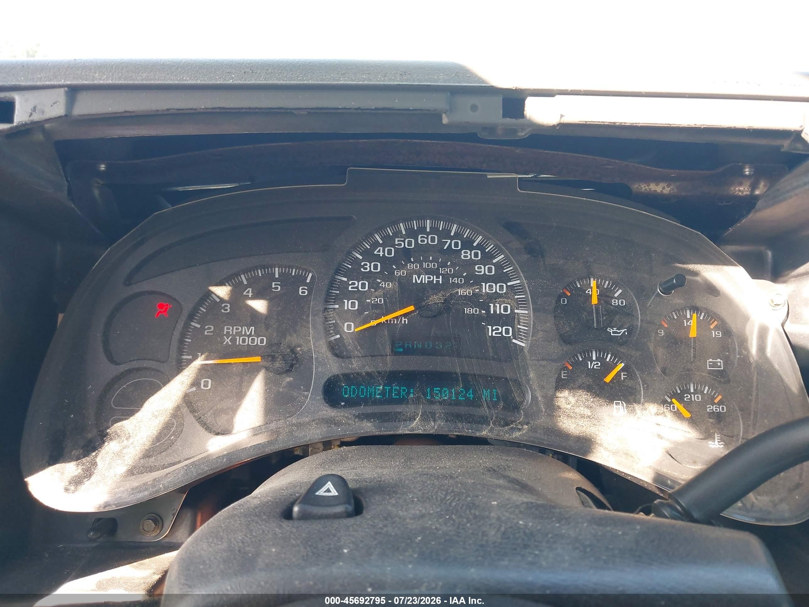 2003 Chevrolet Suburban 2500 Ls White vin: 1GNGC26U43R255172