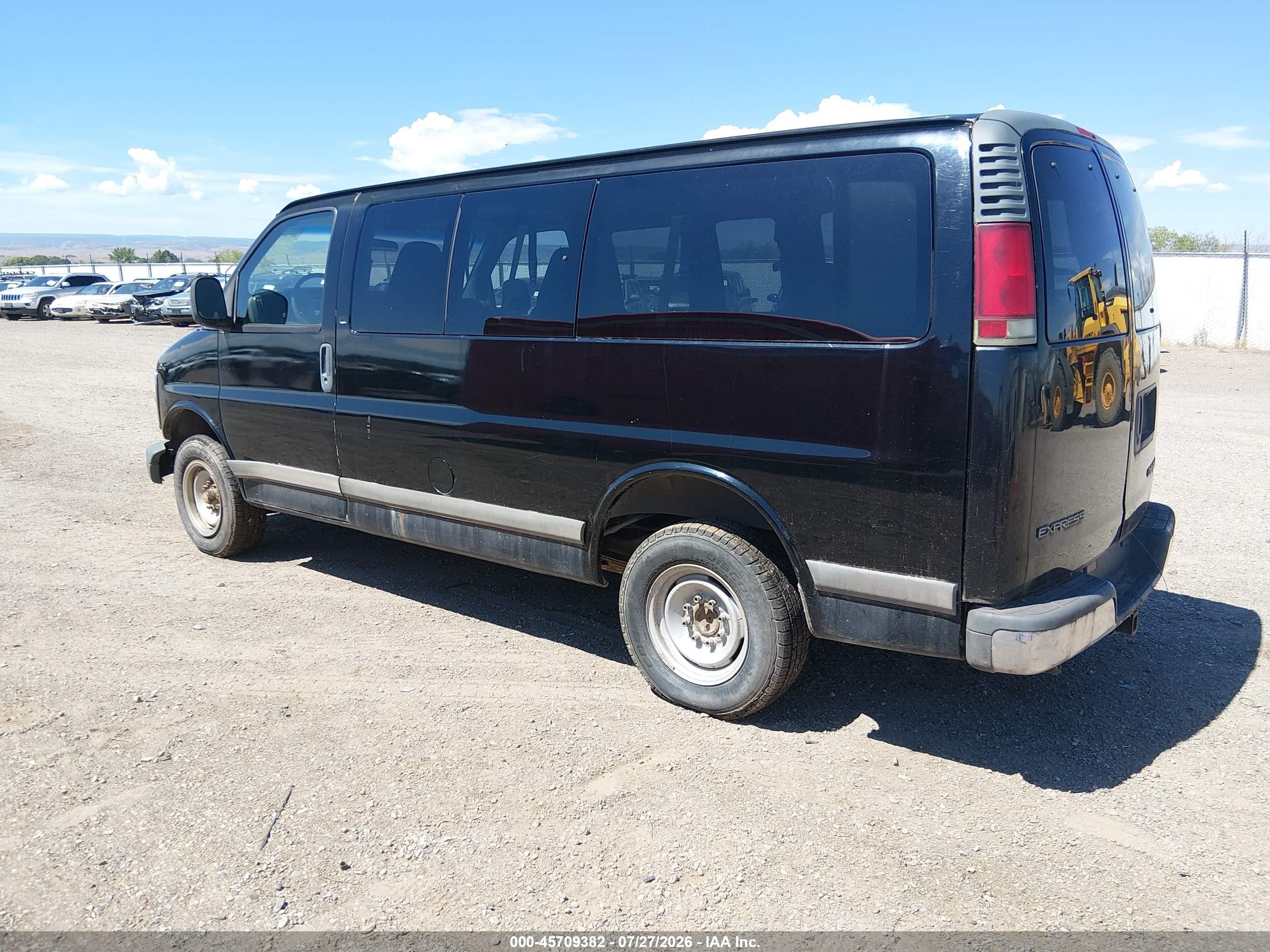 2002 Chevrolet Express Van   Black vin: 1GNGG25R221142304