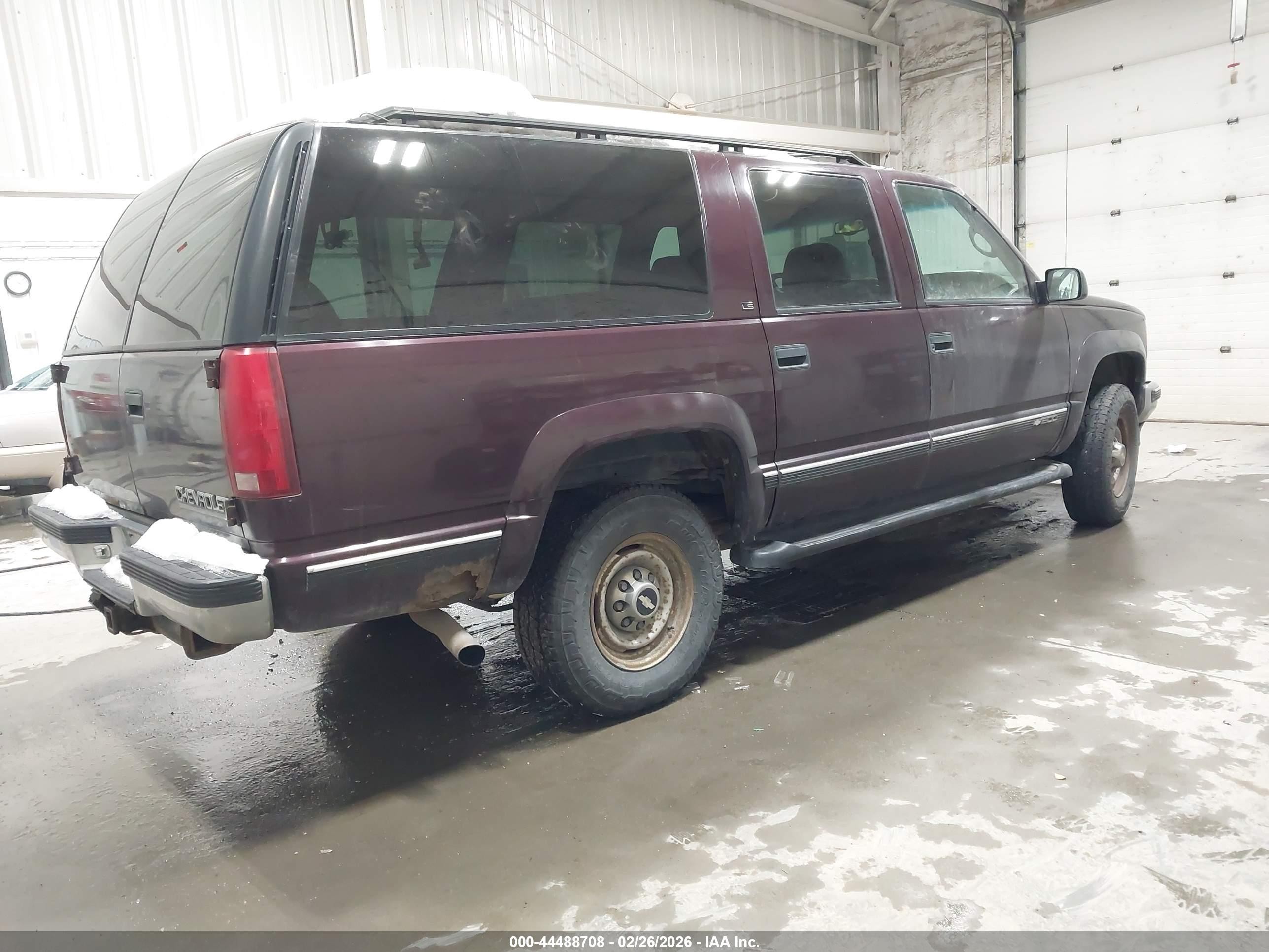 1997 Chevrolet Suburban 1500   Maroon vin: 1GNGK16F6VJ405069