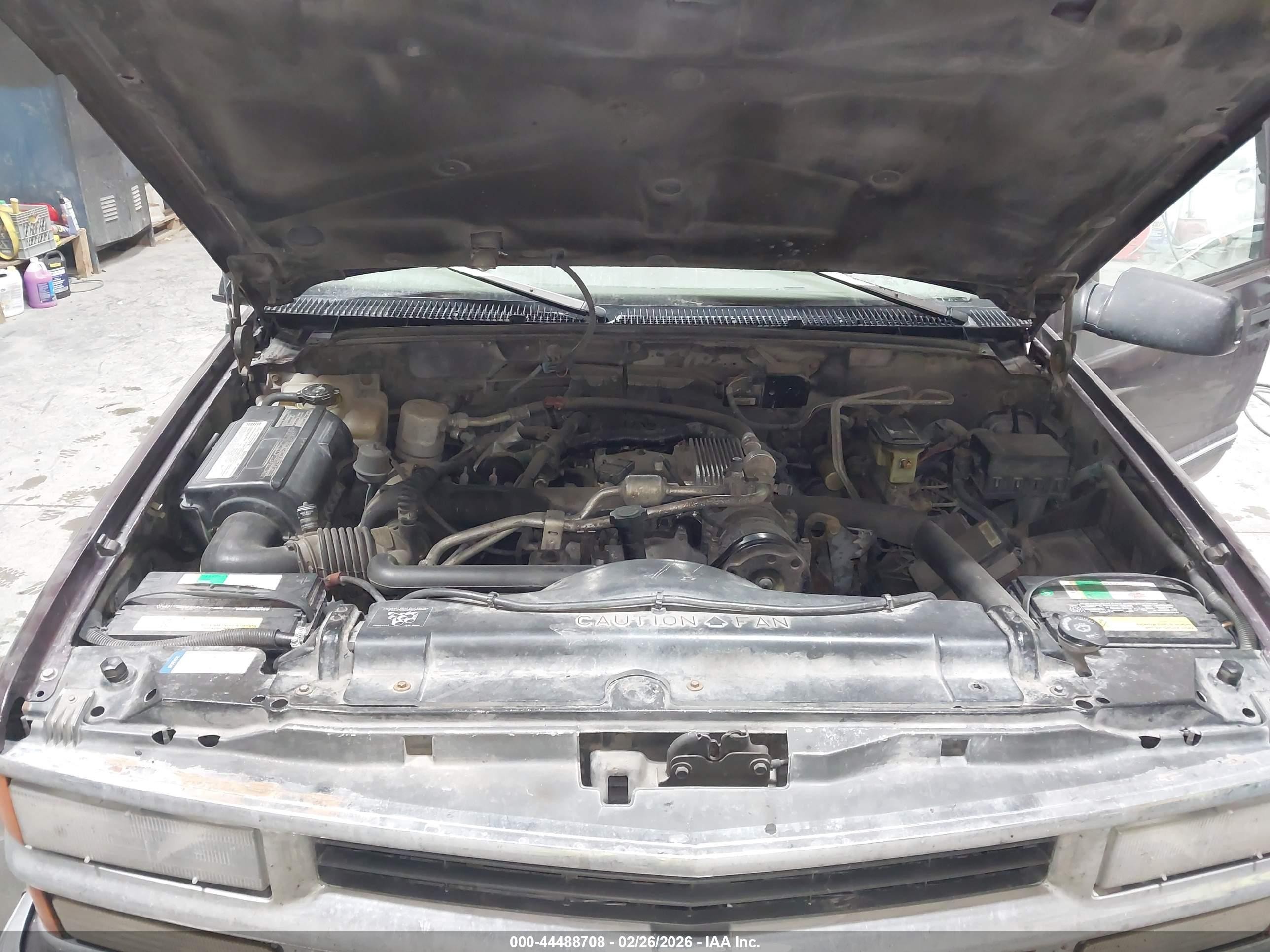 1997 Chevrolet Suburban 1500   Maroon vin: 1GNGK16F6VJ405069