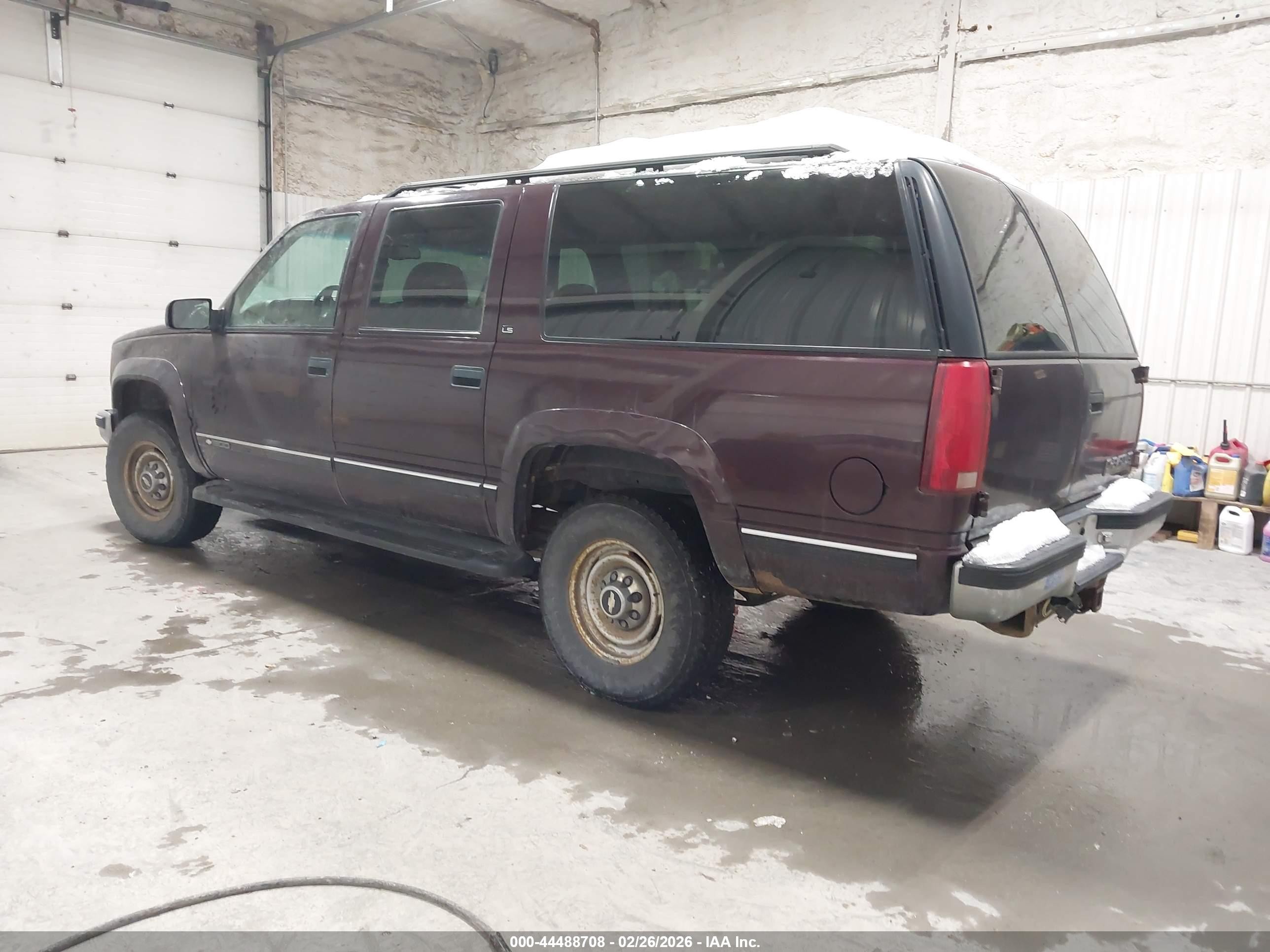 1997 Chevrolet Suburban 1500   Maroon vin: 1GNGK16F6VJ405069