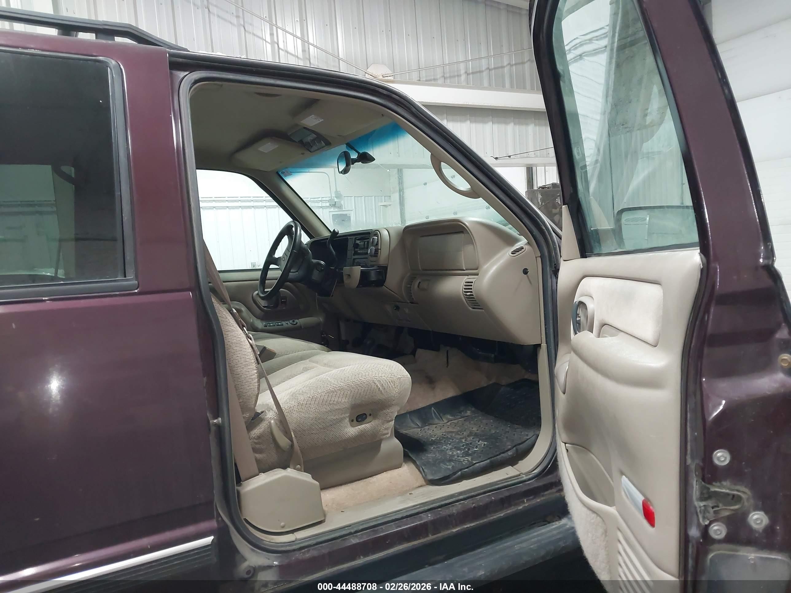 1997 Chevrolet Suburban 1500   Maroon vin: 1GNGK16F6VJ405069