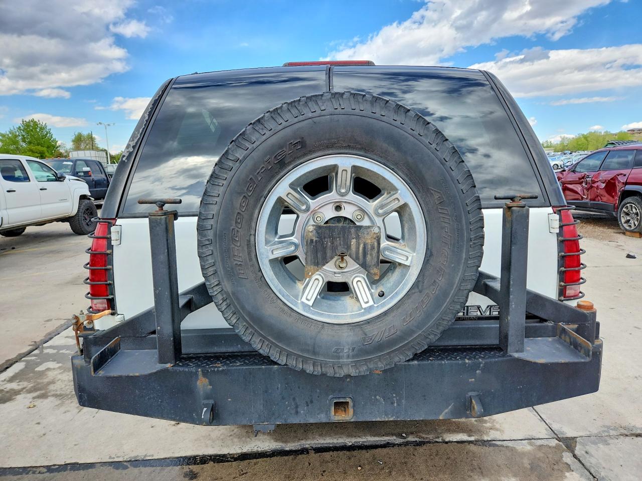 1995 Chevrolet Suburban K2500 White vin: 1GNGK26F2SJ342392