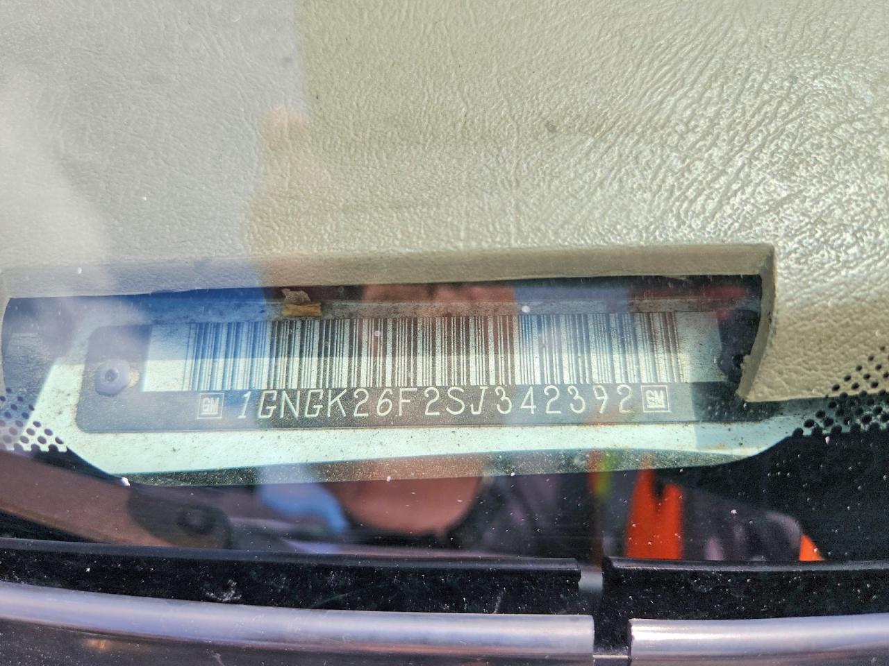 1995 Chevrolet Suburban K2500 White vin: 1GNGK26F2SJ342392
