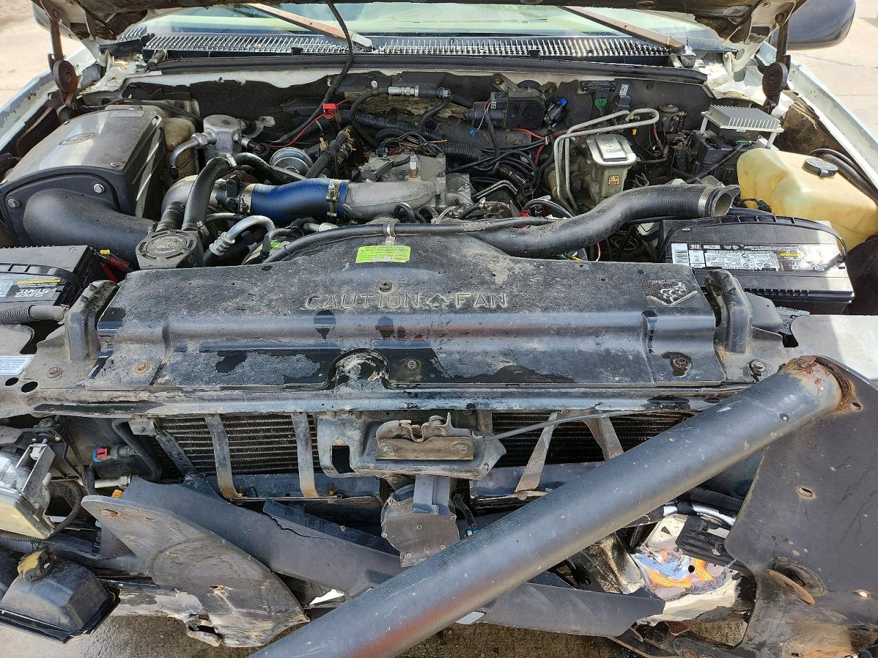 1995 Chevrolet Suburban K2500 White vin: 1GNGK26F2SJ342392