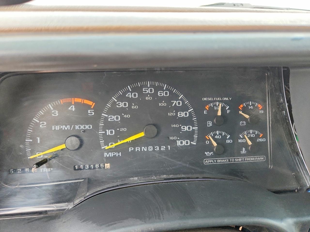 1995 Chevrolet Suburban K2500 White vin: 1GNGK26F2SJ342392