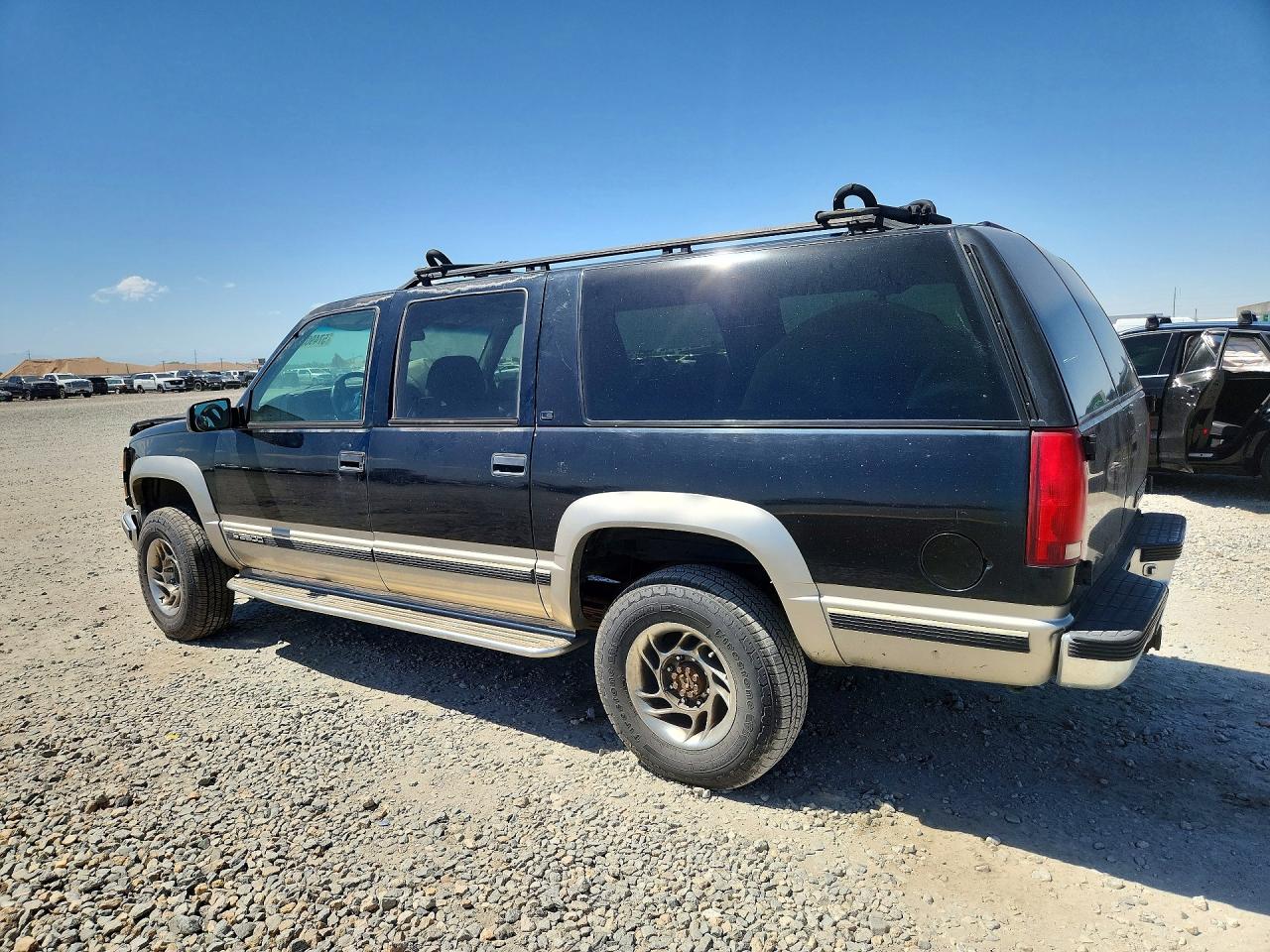 1998 Chevrolet Suburban K2500 Black vin: 1GNGK26JXWJ323969