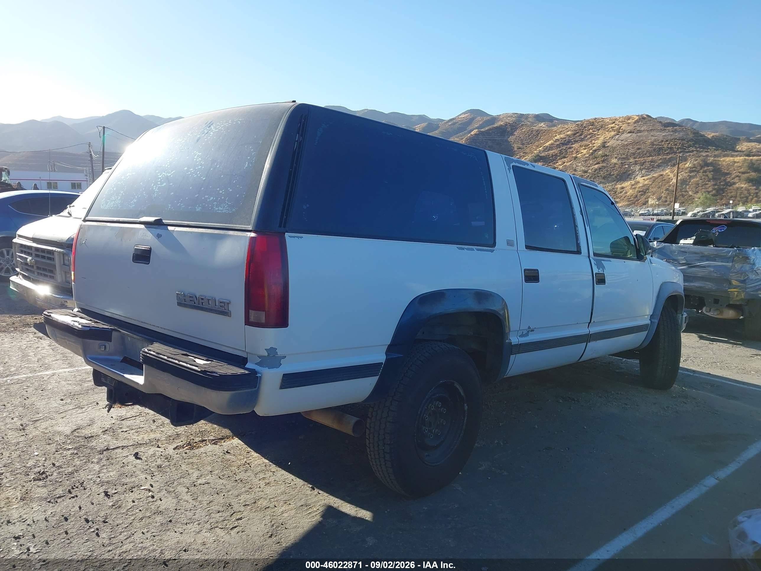 1993 Chevrolet Suburban K2500 Белый vin: 1GNGK26K4PJ366925