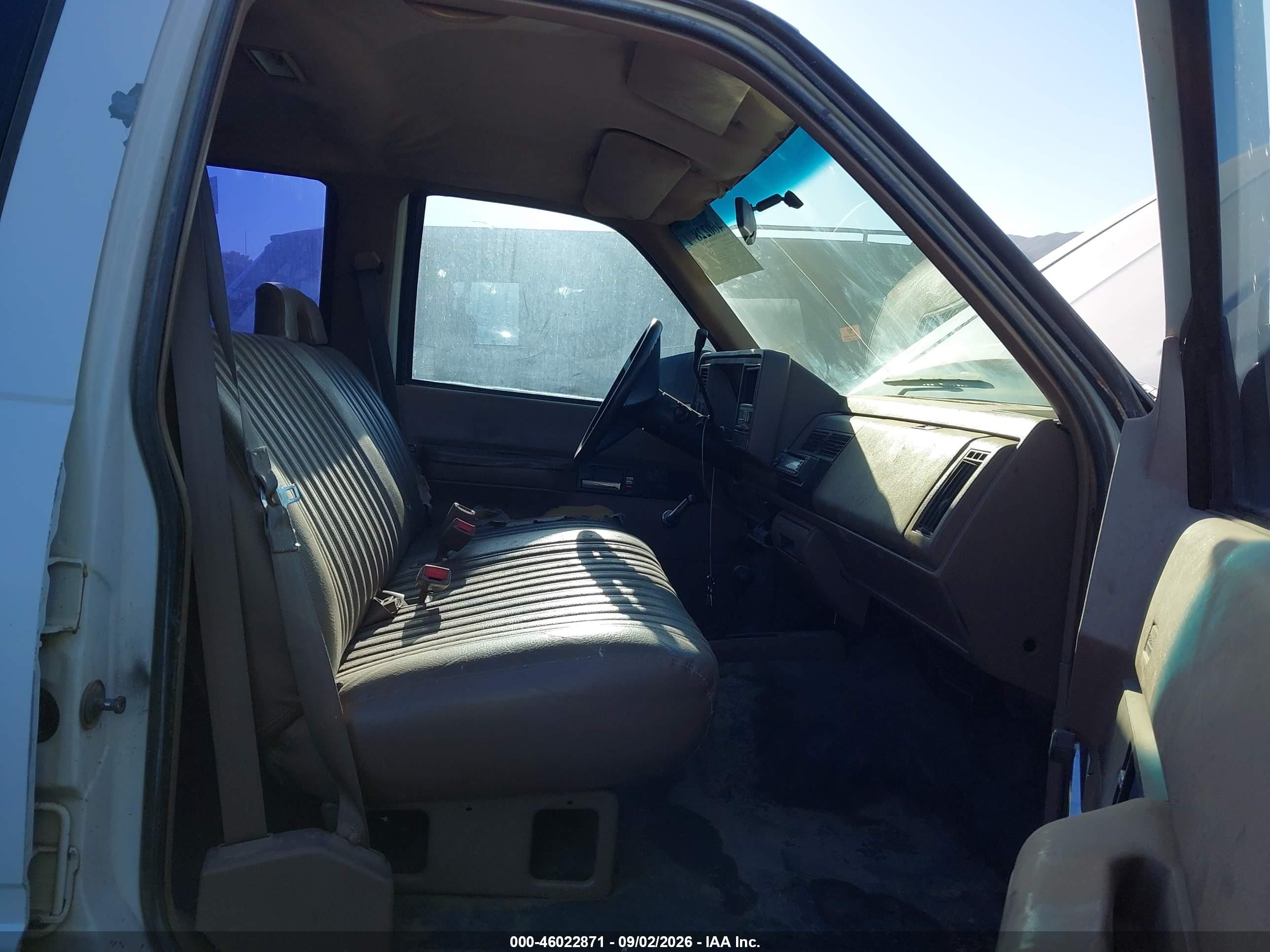 1993 Chevrolet Suburban K2500 Белый vin: 1GNGK26K4PJ366925