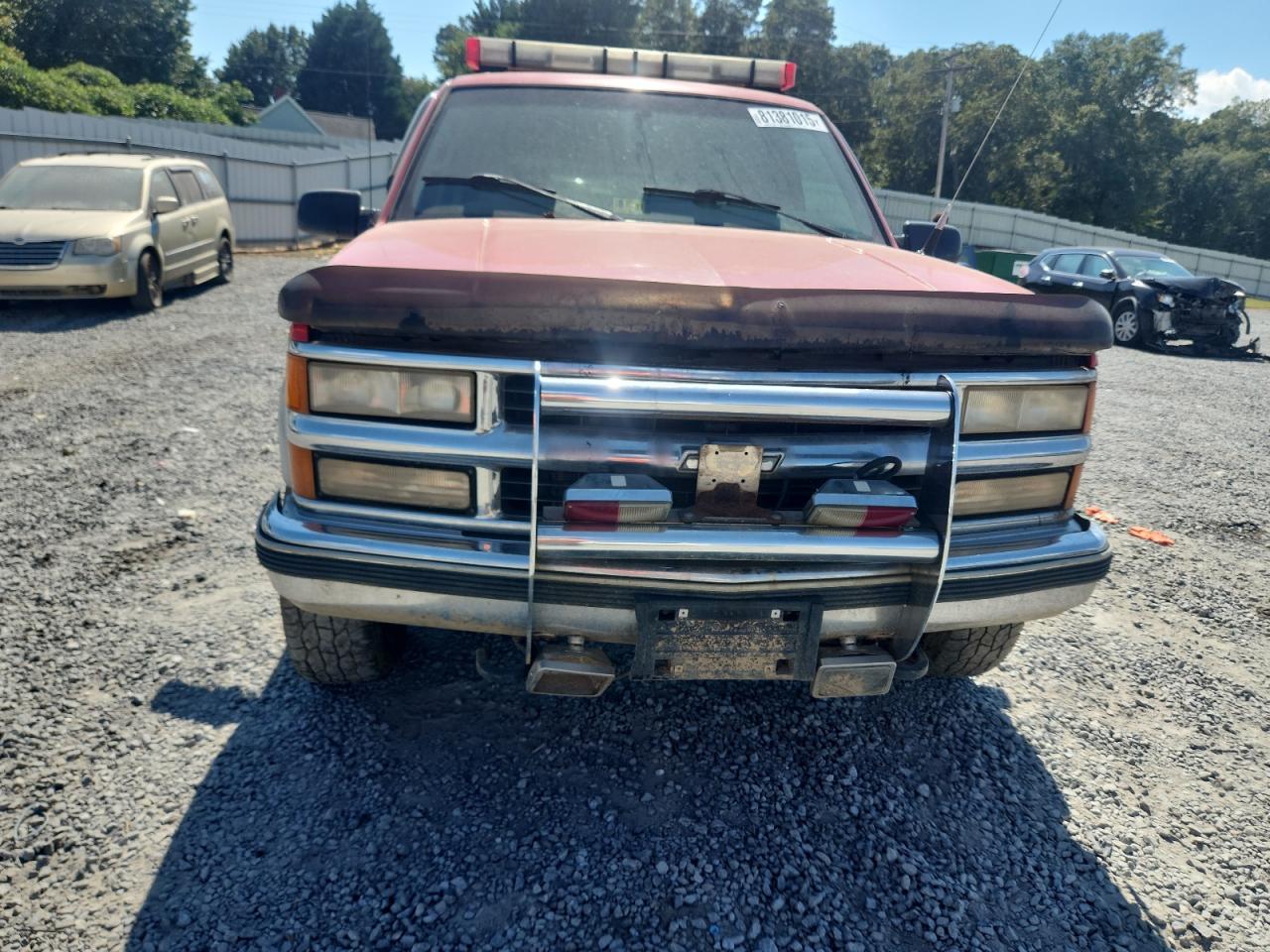 1995 Chevrolet Suburban K2500 Red vin: 1GNGK26K4SJ337384