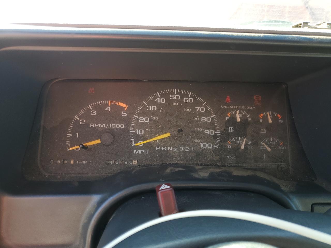 1995 Chevrolet Suburban K2500 Red vin: 1GNGK26K4SJ337384