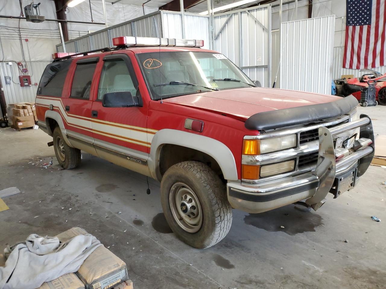 1995 Chevrolet Suburban K2500 Red vin: 1GNGK26K4SJ337384