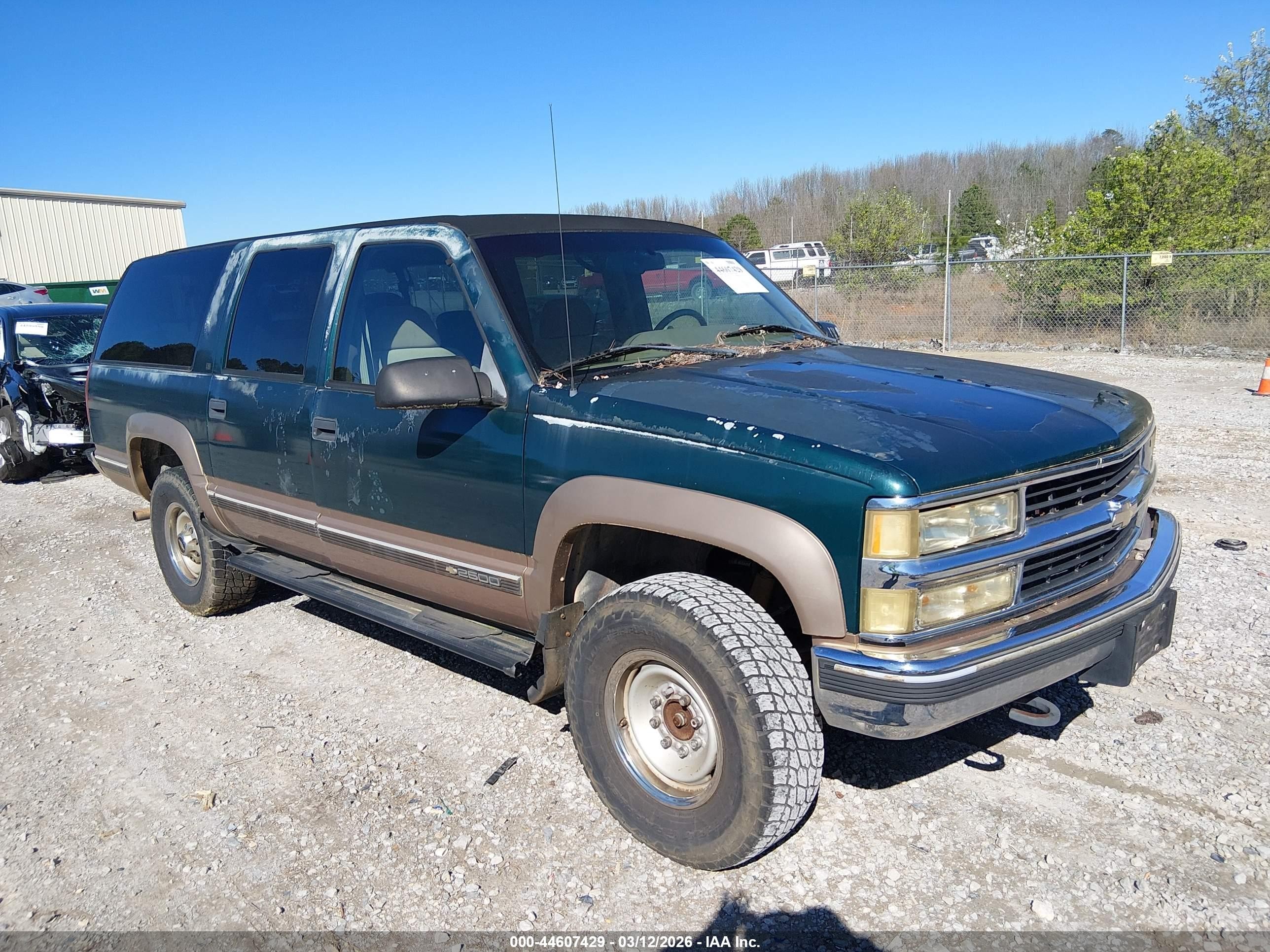 1995 Chevrolet Suburban K2500 Green vin: 1GNGK26K4SJ390814