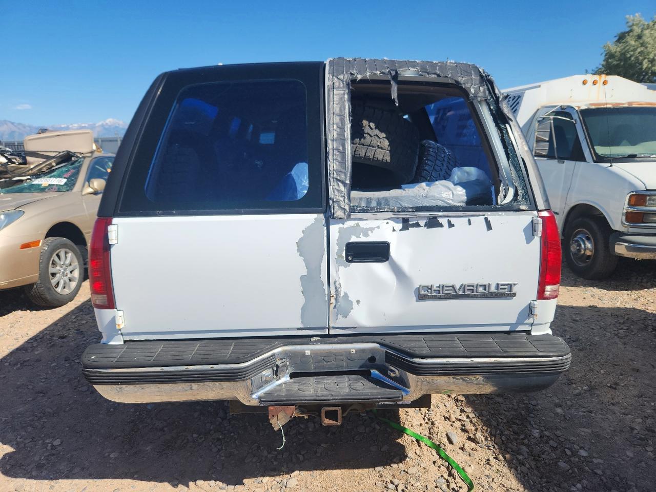 1993 Chevrolet Suburban K2500 Белый vin: 1GNGK26K5PJ362270