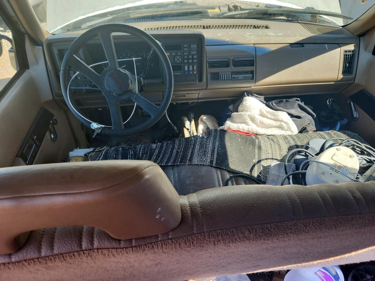 1993 Chevrolet Suburban K2500 Белый vin: 1GNGK26K5PJ362270