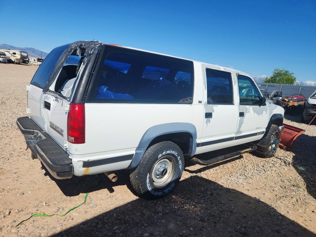 1993 Chevrolet Suburban K2500 Белый vin: 1GNGK26K5PJ362270
