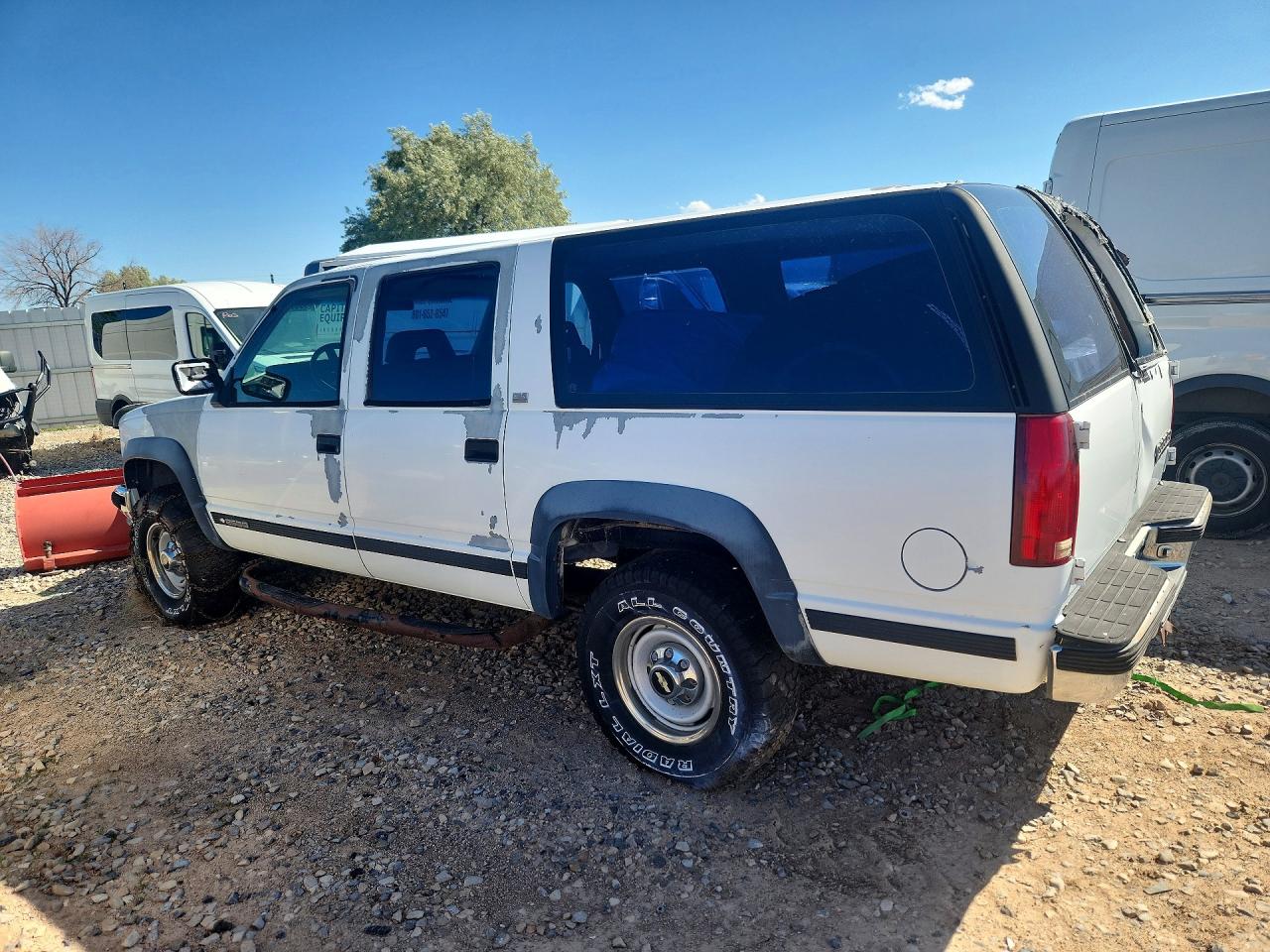 1993 Chevrolet Suburban K2500 Белый vin: 1GNGK26K5PJ362270