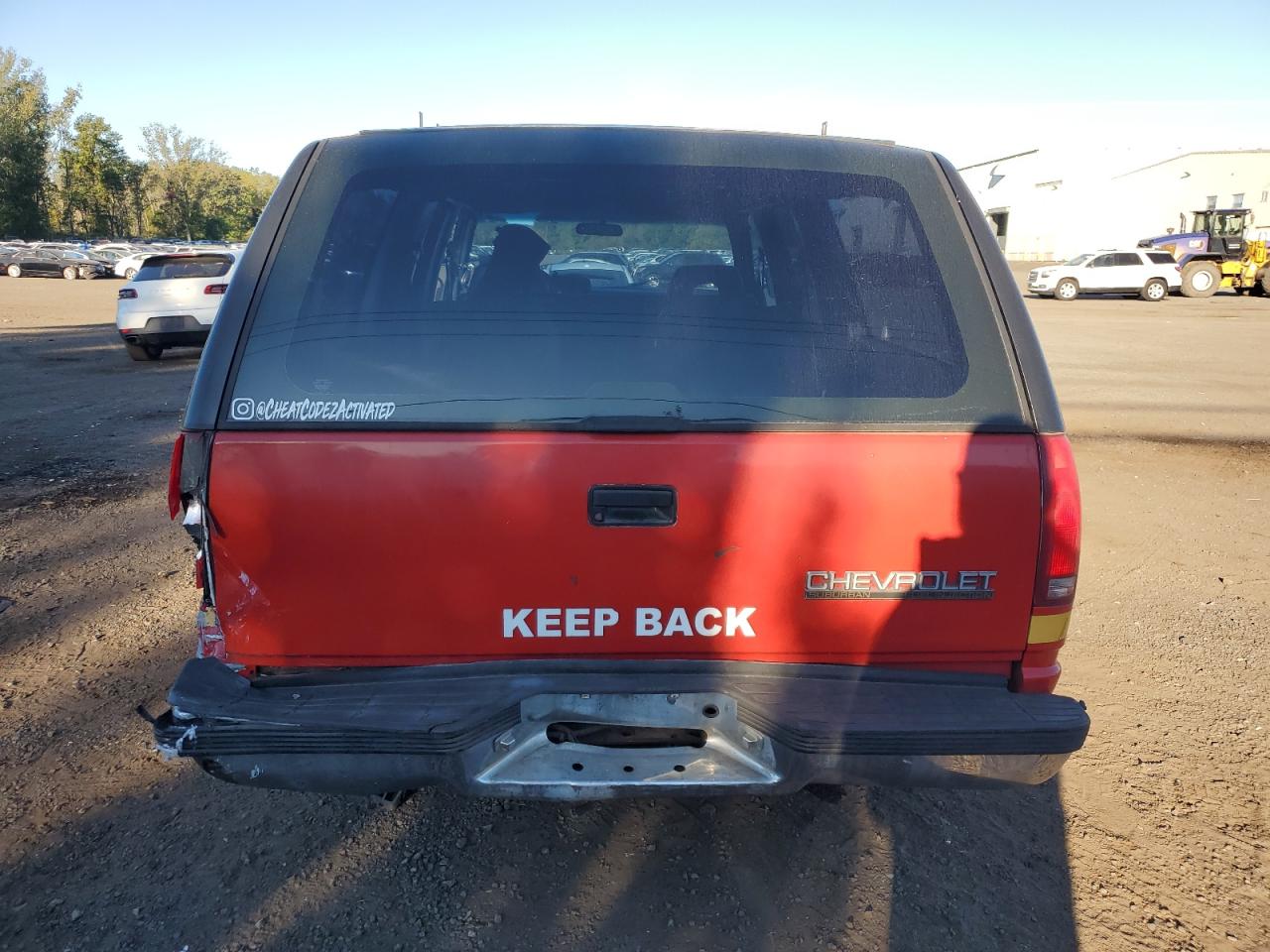 1993 Chevrolet Suburban K2500 Red vin: 1GNGK26KXPJ408501