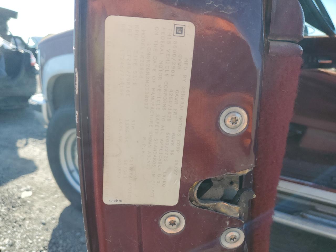 1992 Chevrolet Suburban K2500 Burgundy vin: 1GNGK26N3NJ338007