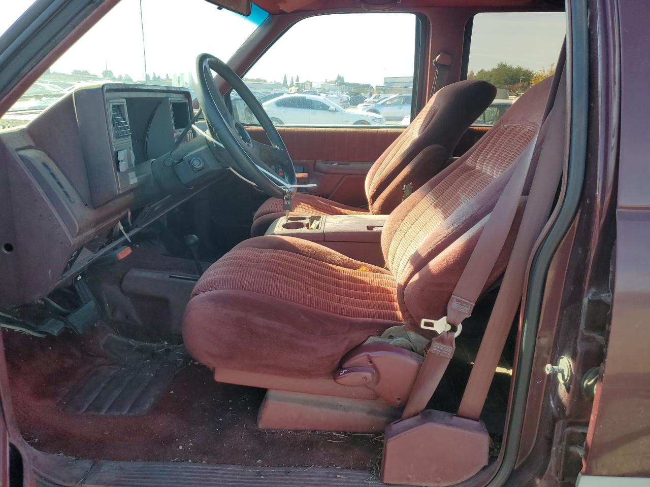 1992 Chevrolet Suburban K2500 Burgundy vin: 1GNGK26N3NJ338007