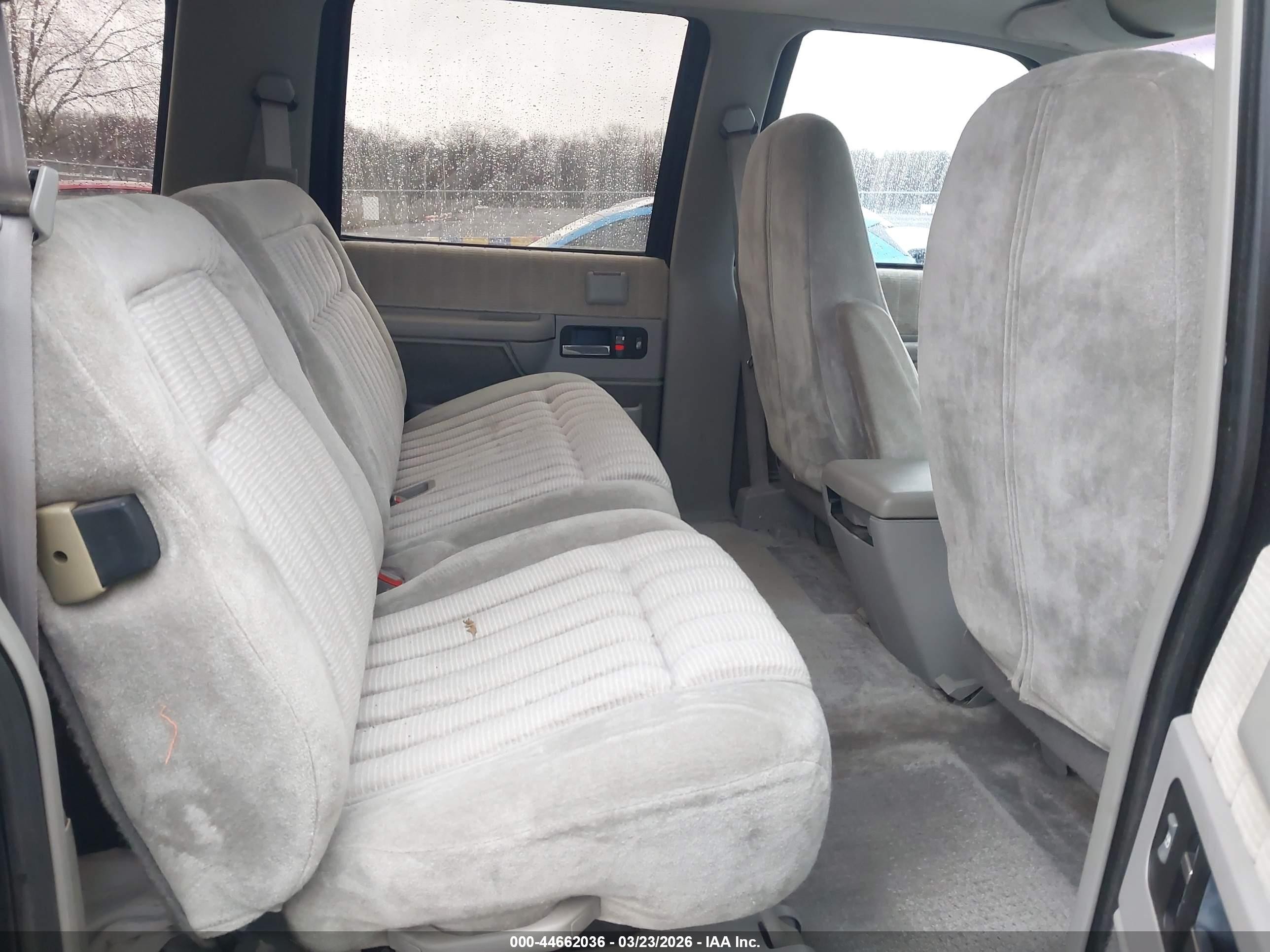 1992 Chevrolet Suburban K2500 Black vin: 1GNGK26N4NJ343314
