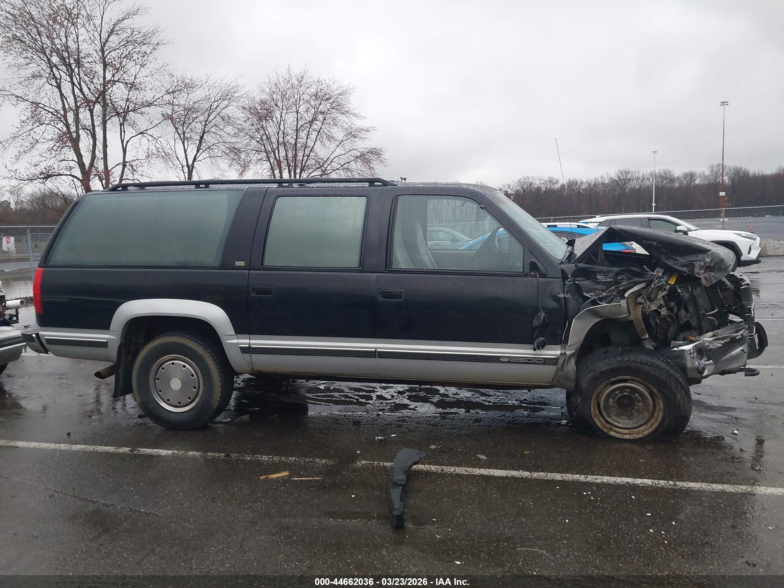 1992 Chevrolet Suburban K2500 Black vin: 1GNGK26N4NJ343314