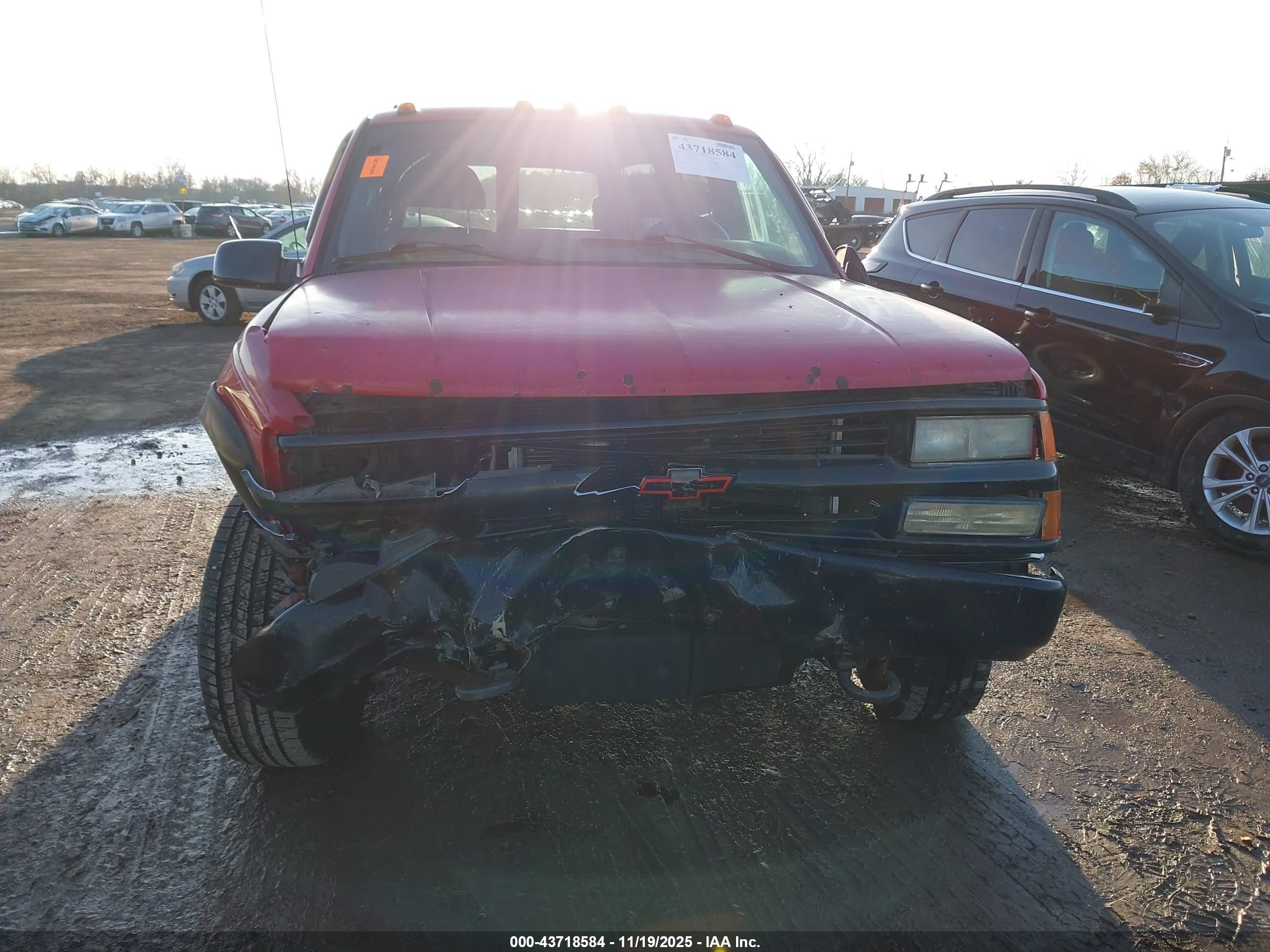 1995 Chevrolet Suburban K2500 Red vin: 1GNGK26N4SJ435616