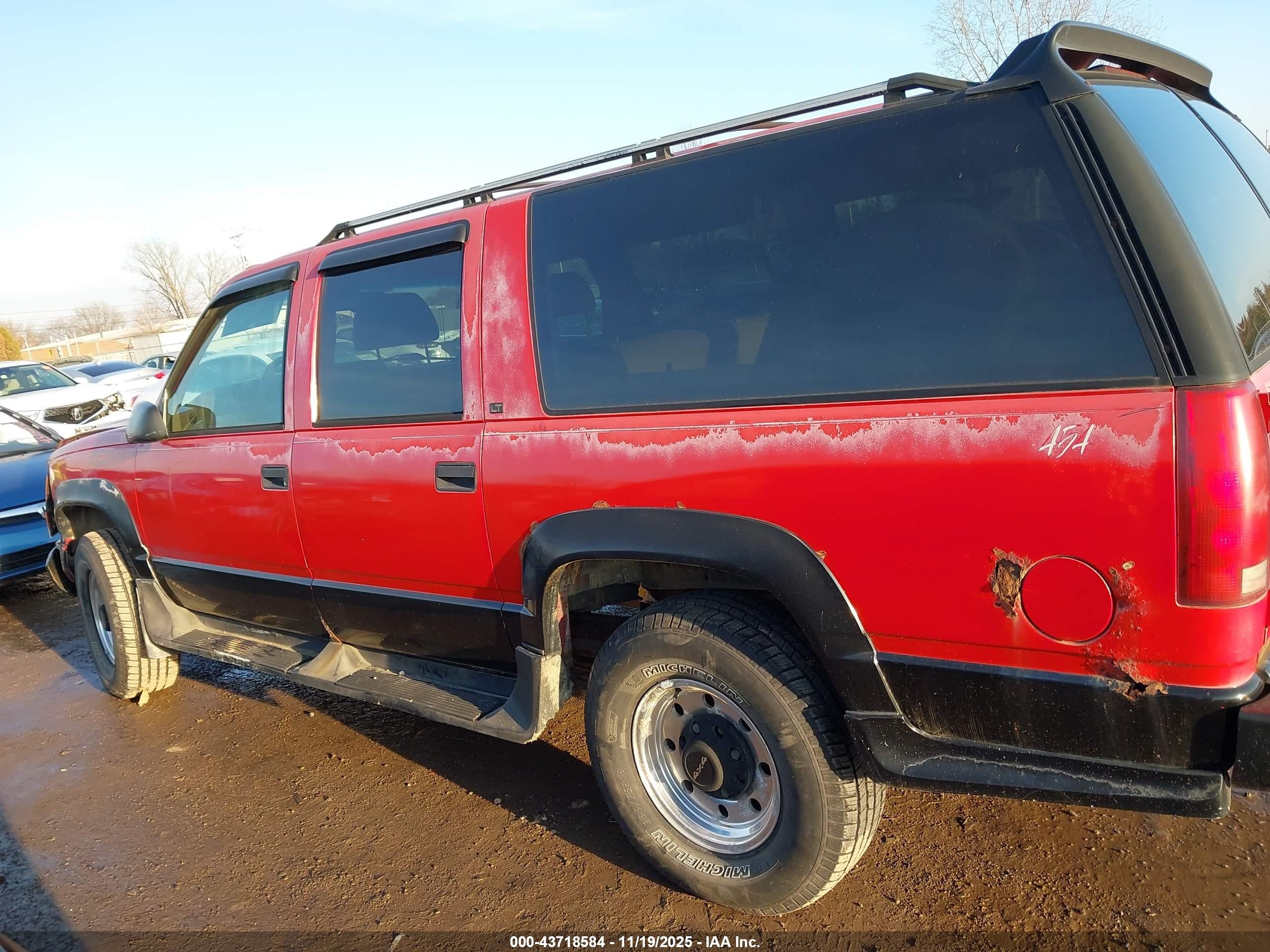 1995 Chevrolet Suburban K2500 Red vin: 1GNGK26N4SJ435616