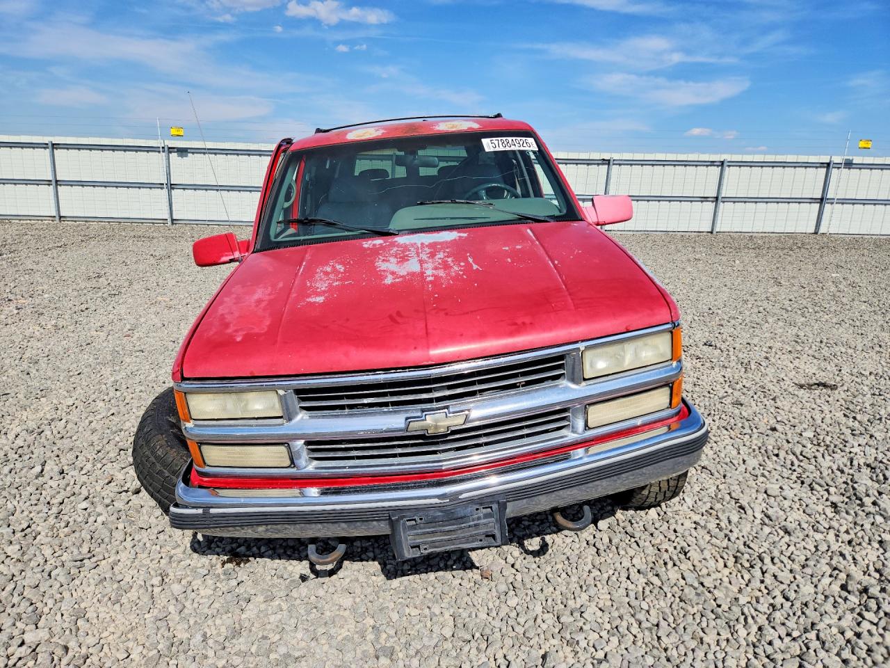 1995 Chevrolet Suburban K2500 Red vin: 1GNGK26N7SJ307435