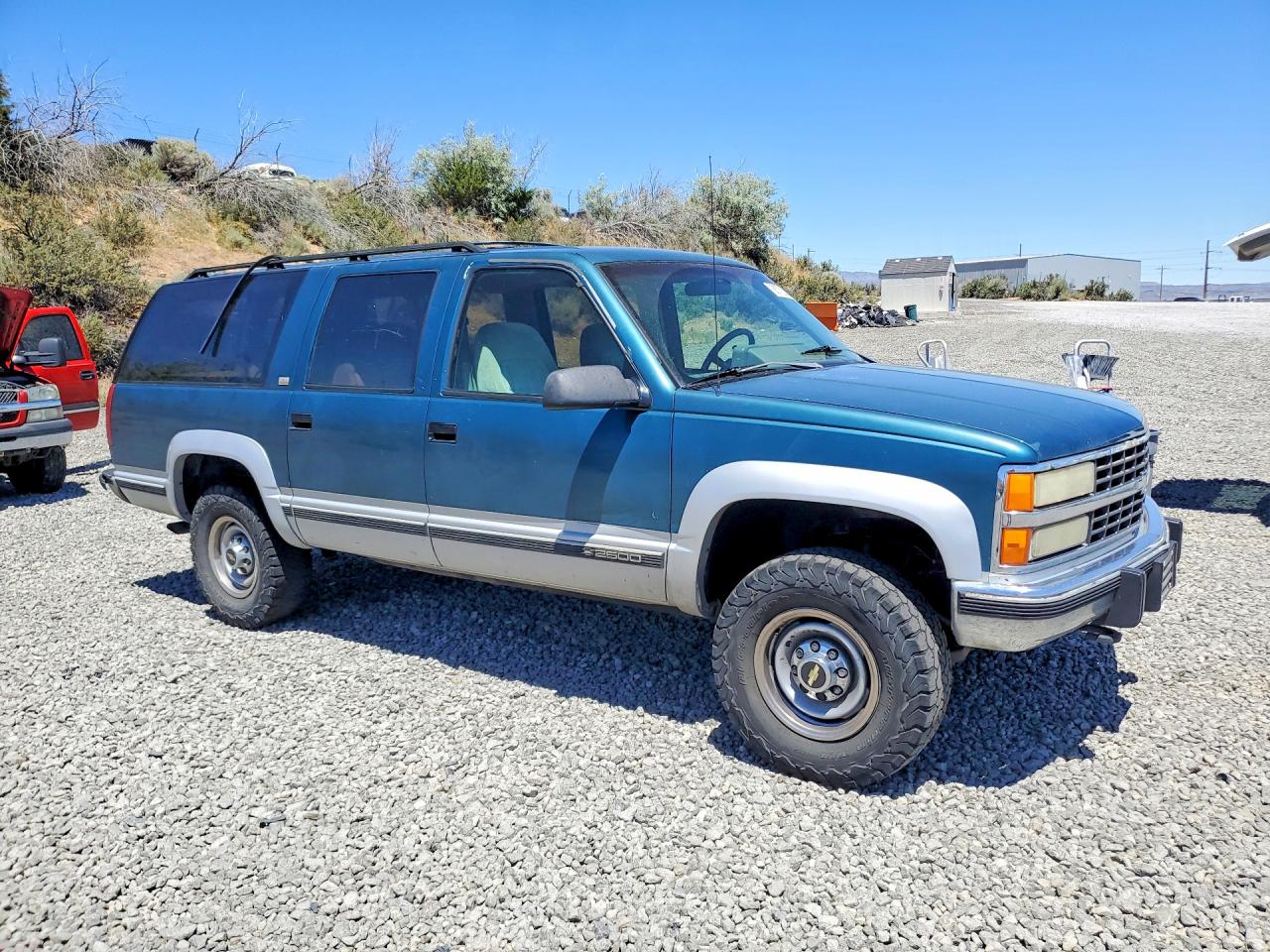 1993 Chevrolet Suburban K2500 Зеленый vin: 1GNGK26N8PJ336367