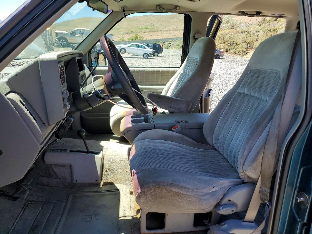 1993 Chevrolet Suburban K2500 Зеленый vin: 1GNGK26N8PJ336367