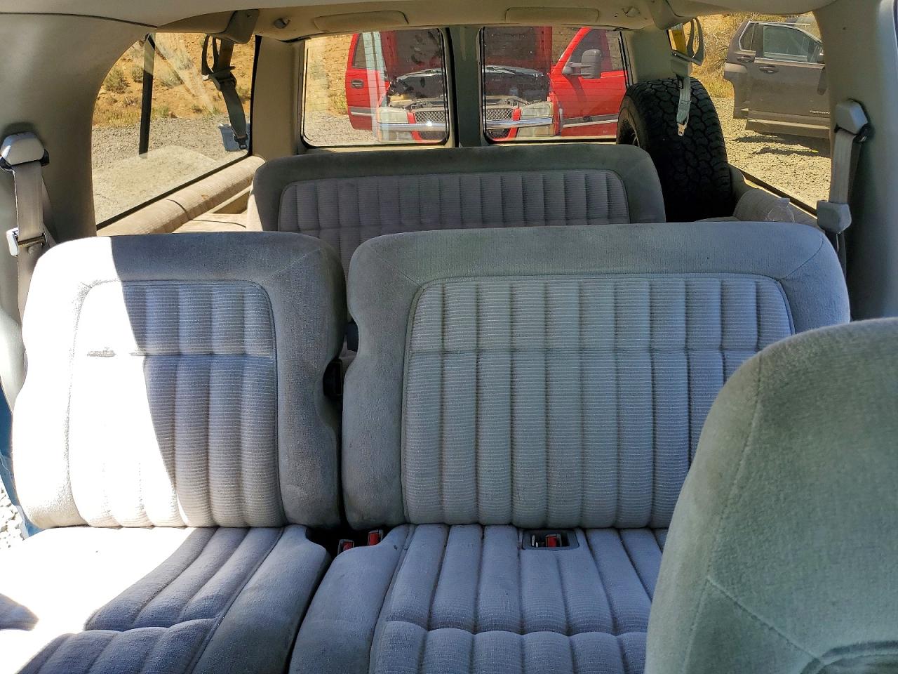 1993 Chevrolet Suburban K2500 Зеленый vin: 1GNGK26N8PJ336367