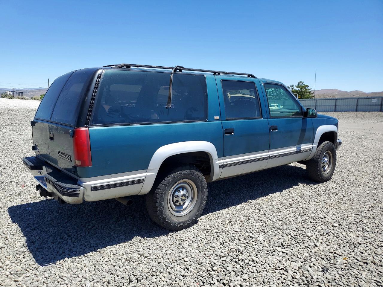 1993 Chevrolet Suburban K2500 Зеленый vin: 1GNGK26N8PJ336367