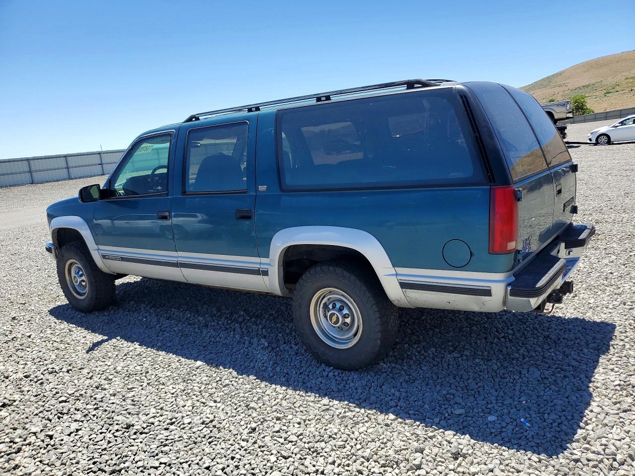 1993 Chevrolet Suburban K2500 Зеленый vin: 1GNGK26N8PJ336367