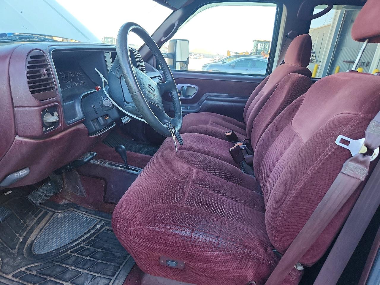 1995 Chevrolet Suburban K2500 White vin: 1GNGK26NXSJ312550