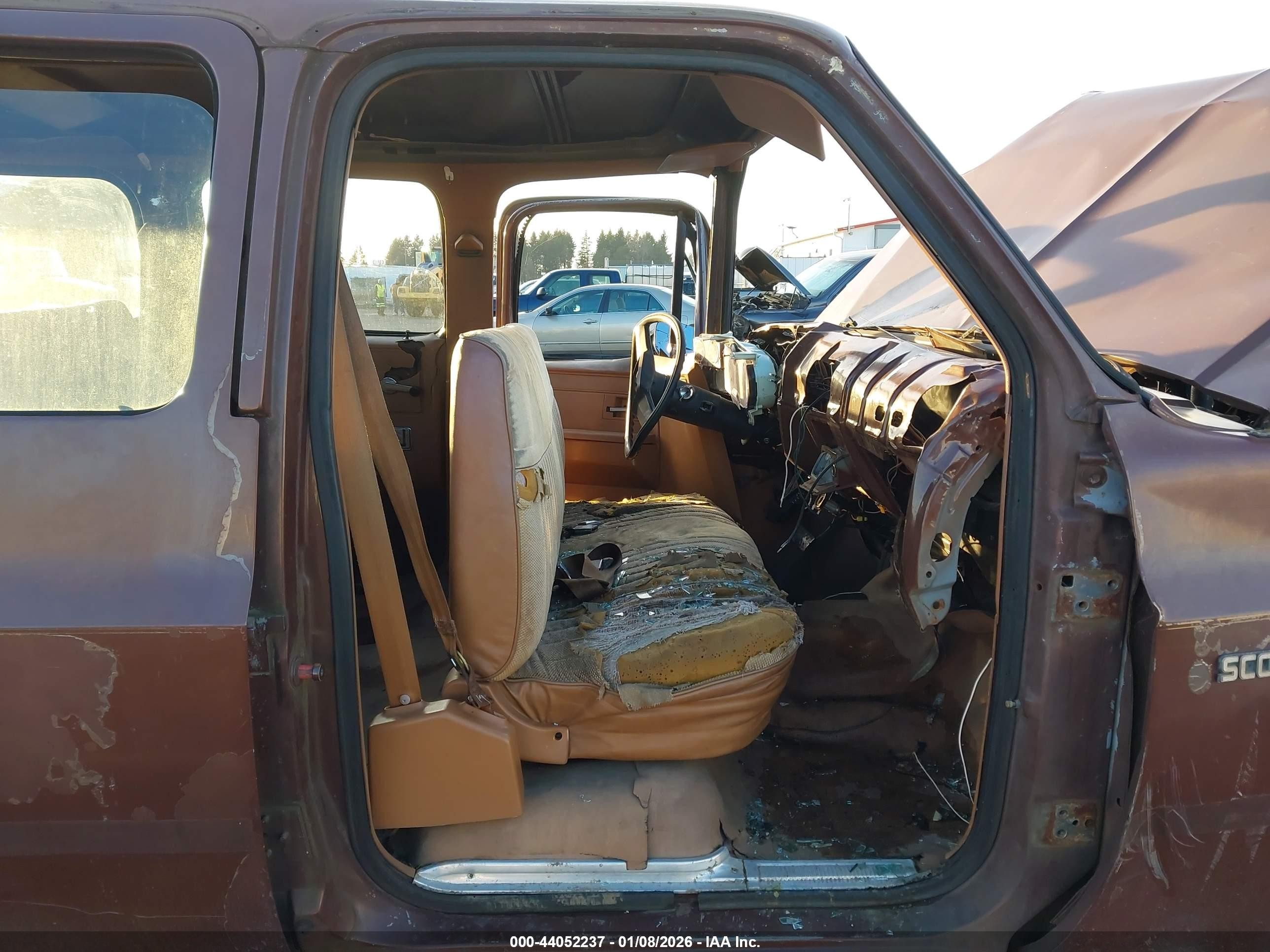 1988 Chevrolet Suburban R20 Brown vin: 1GNGR26K1JF166767