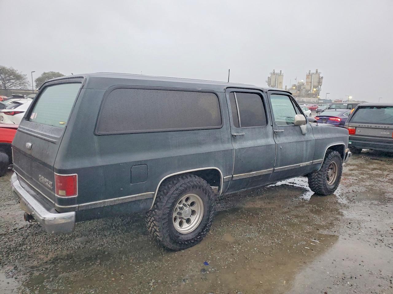 1989 Chevrolet Suburban R2500 Black vin: 1GNGR26N4KF194123