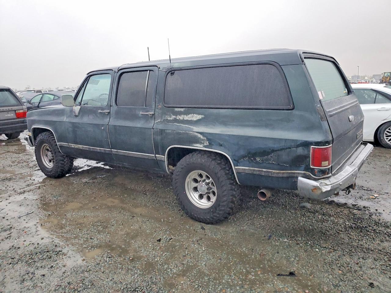 1989 Chevrolet Suburban R2500 Black vin: 1GNGR26N4KF194123